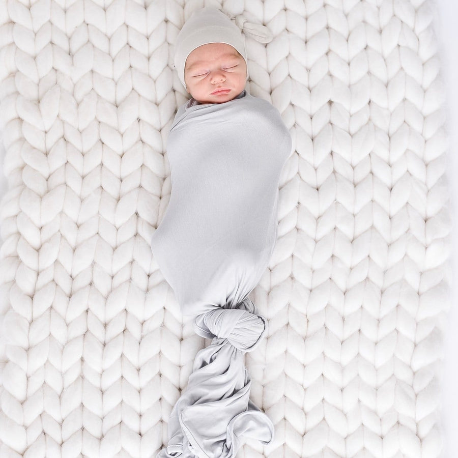 When to Stop Swaddling Your Baby [Parenting Tips]