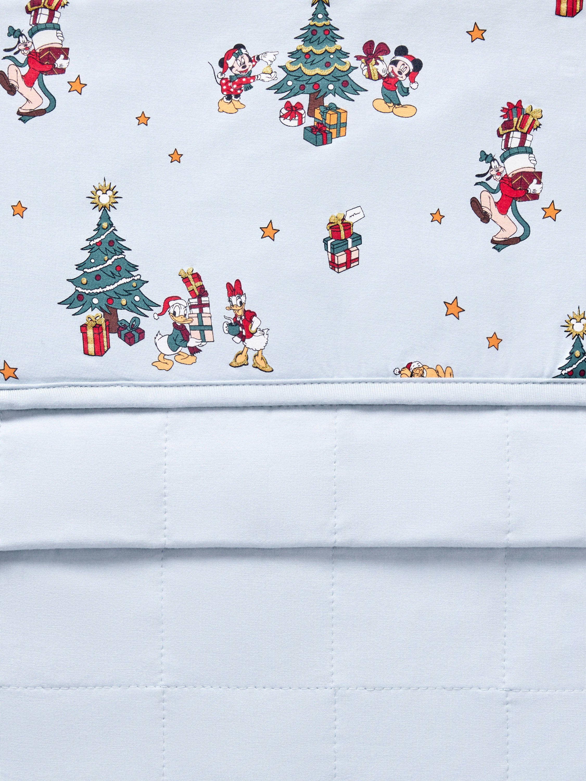 Front and back side of Baby Blanket in Mickey & Friends Christmas 1.0 print