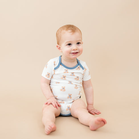 Young toddler wearing Bodysuit in Teddy Bear