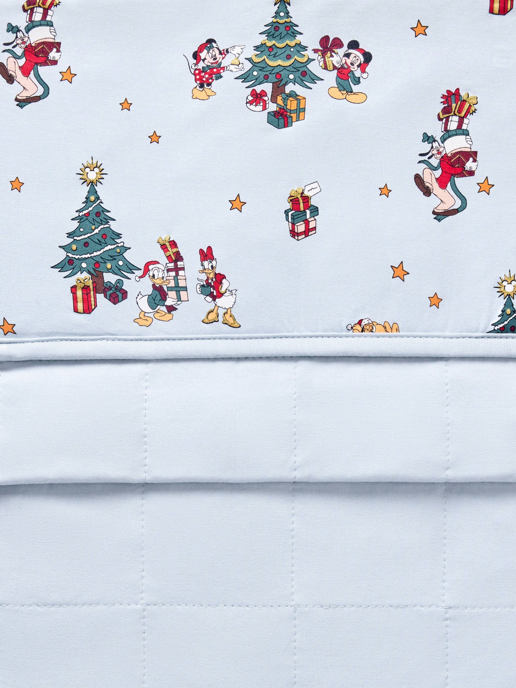 Front and back side Toddler Blanket in Mickey & Friends Christmas 1.0 print 