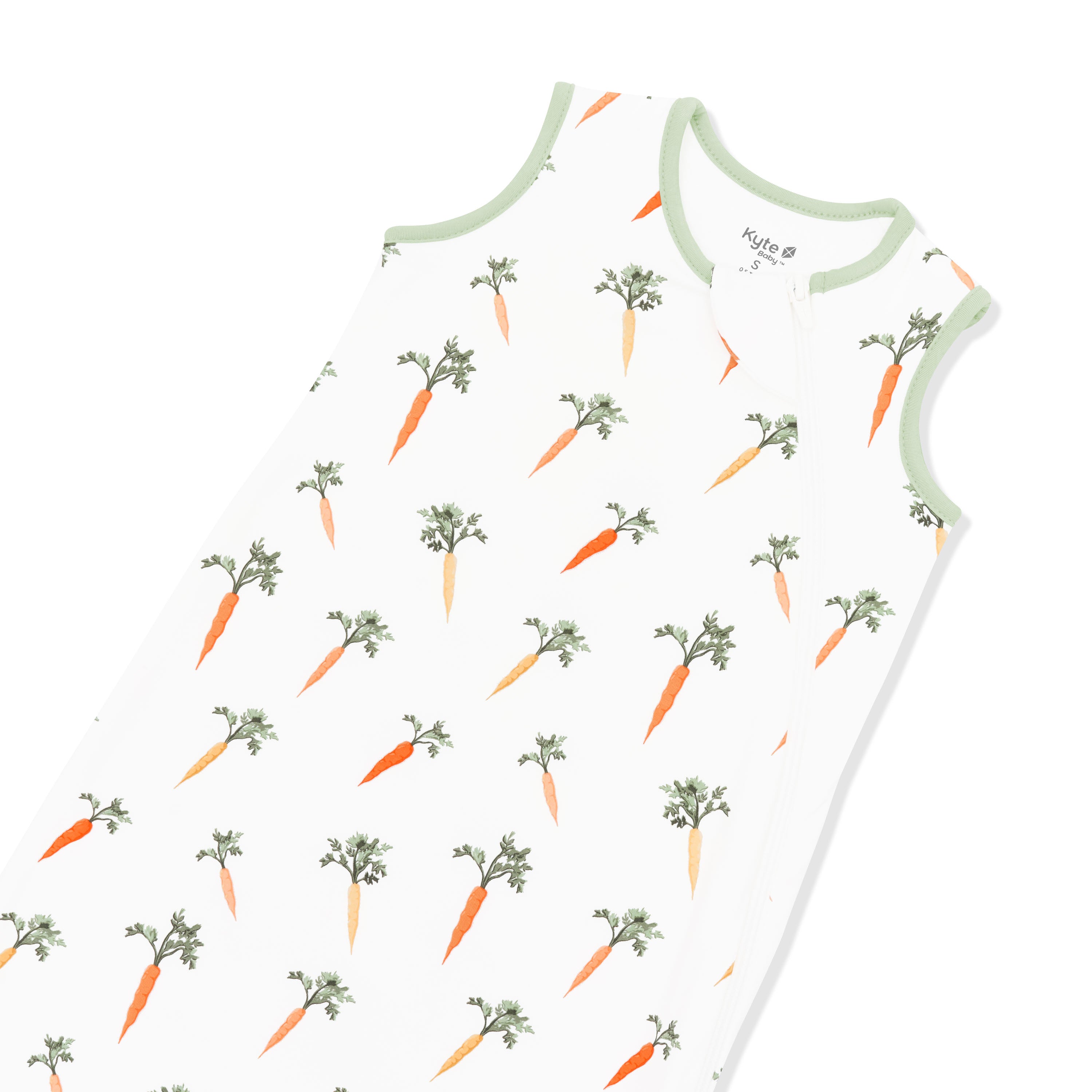 Close up of the zipper garage shown on the Sleep Bag in Carrot 0.5