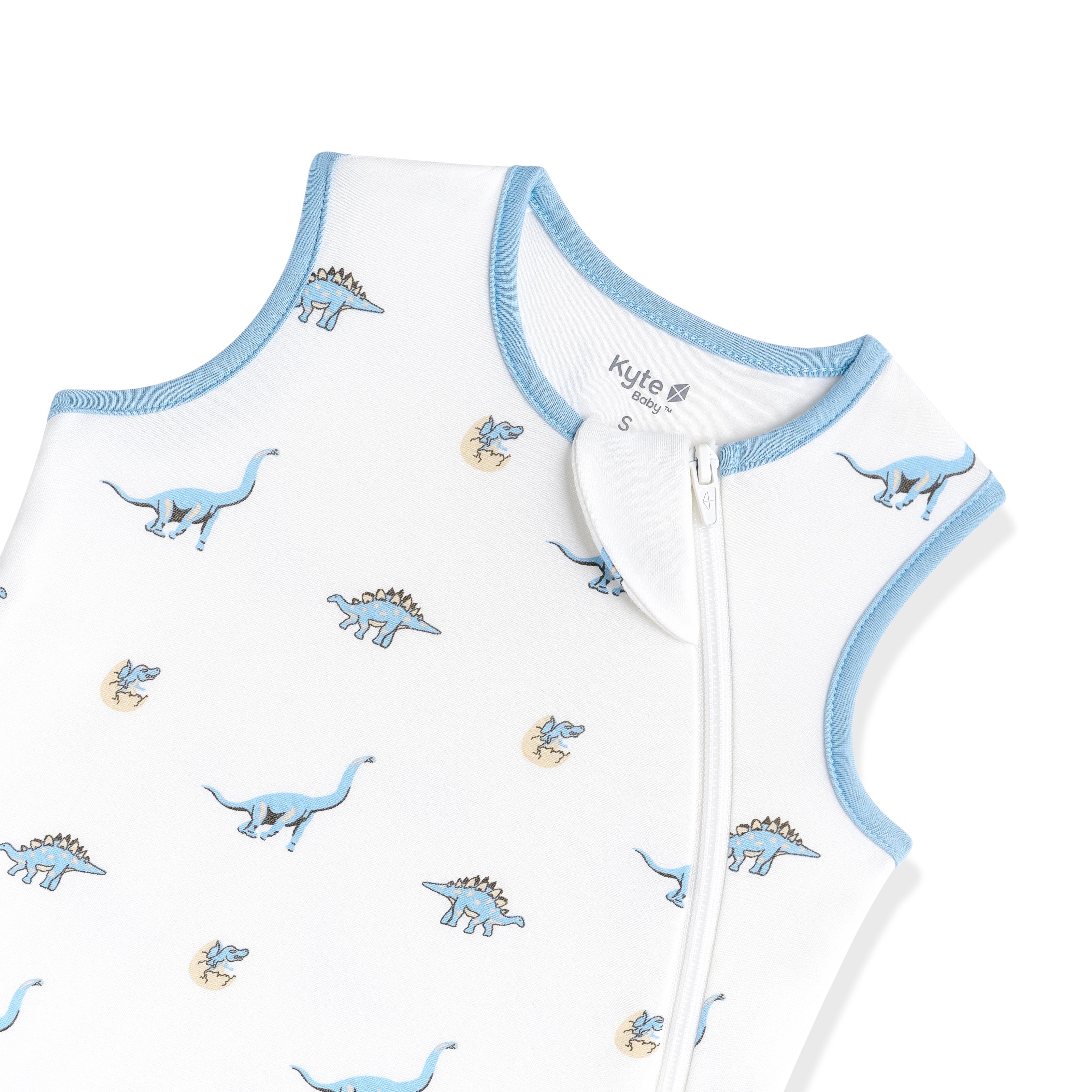 Zipper garage and top zipper shown on the Sleep Bag in Jurassic 0.5