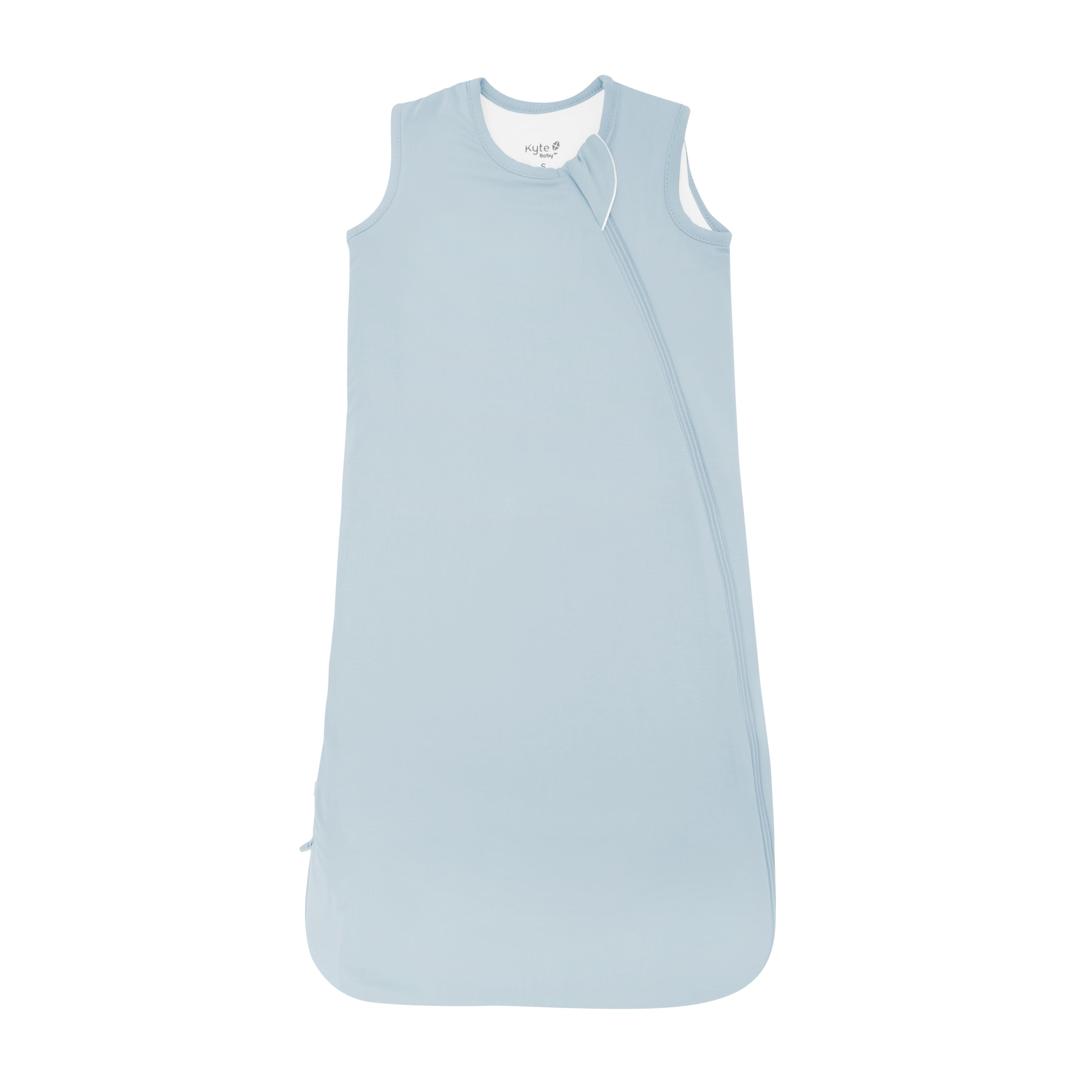 Flat Lay photo of the 0.5 Tog Sleep Bag in Fog