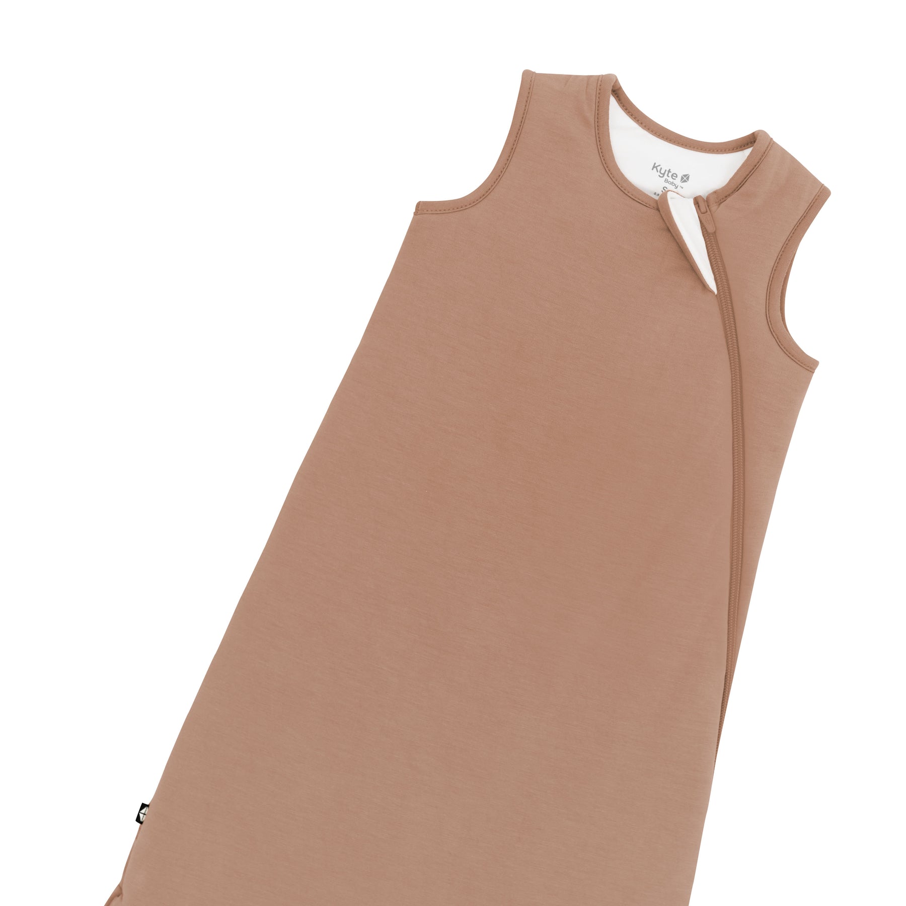 Zipper garage and top zipper on the Sleep Bag in Latte 2.5