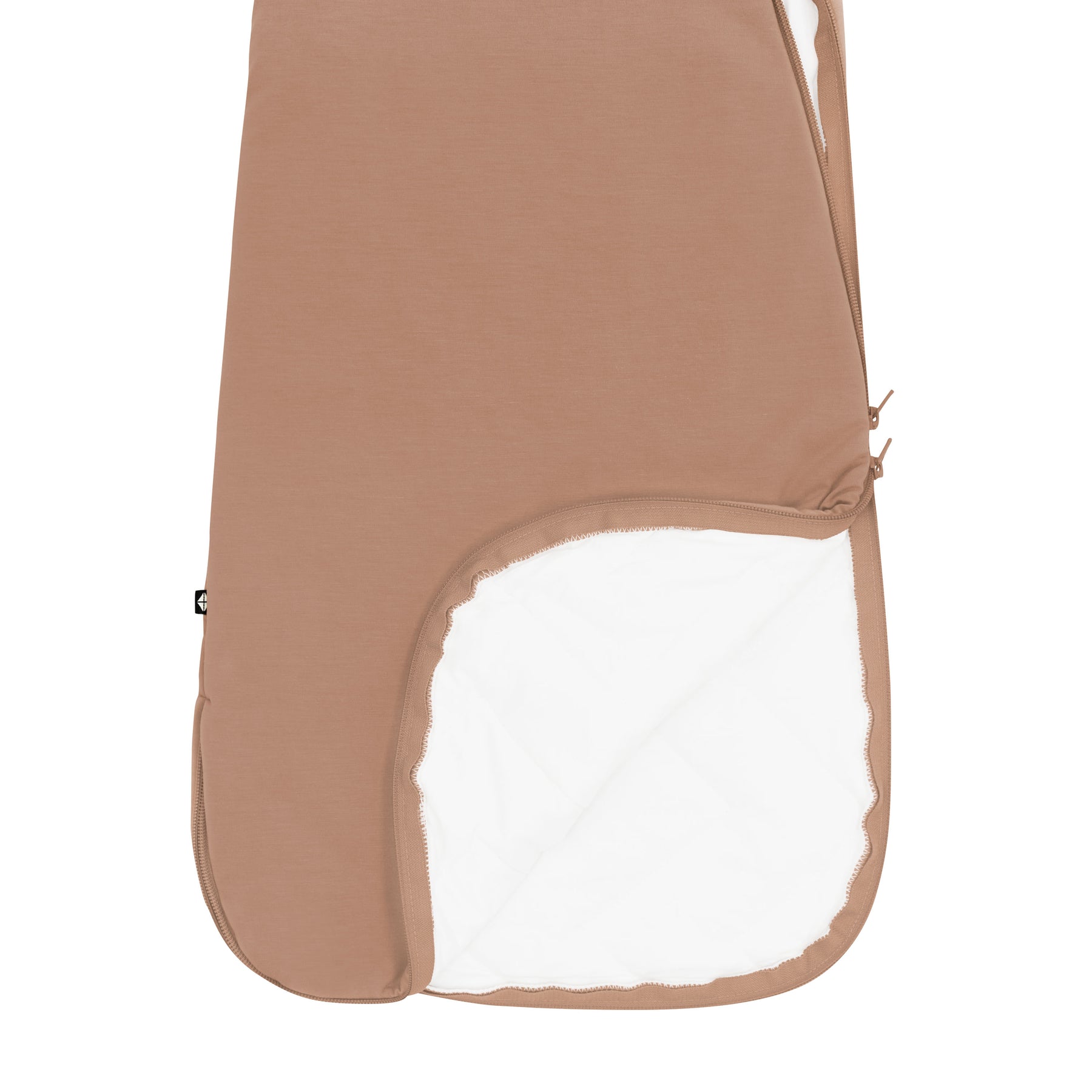 Double zipper shown on the Sleep Bag in Latte 2.5