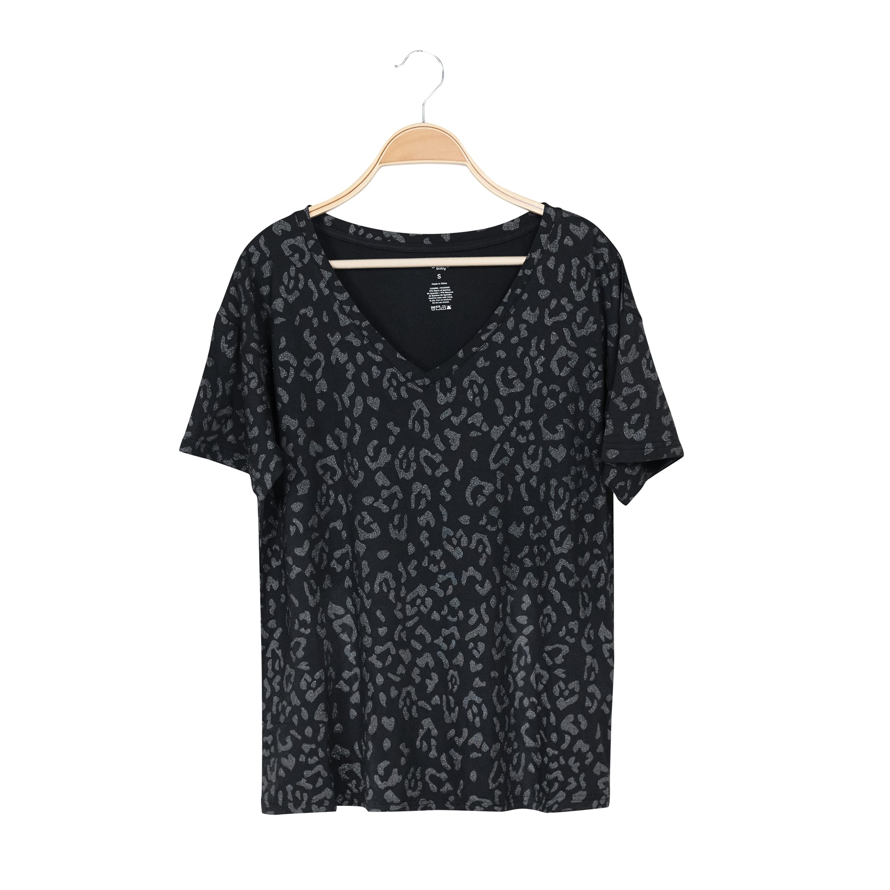 Women's Relaxed Fit V-Neck in Midnight Leopard