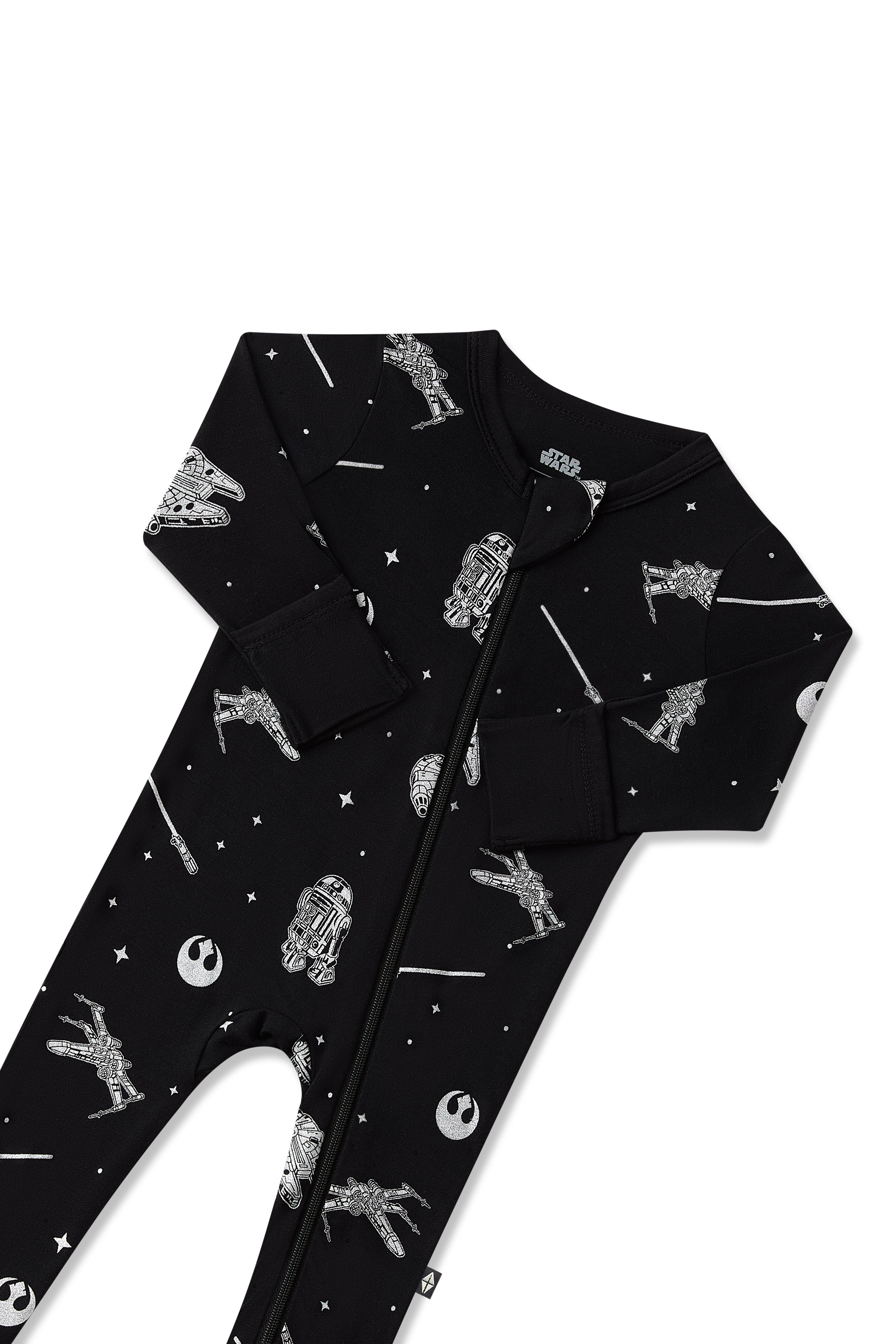 Close up of the zipper garage and fold over hand cuffs shown on the Zippered Footie in STAR WARS™