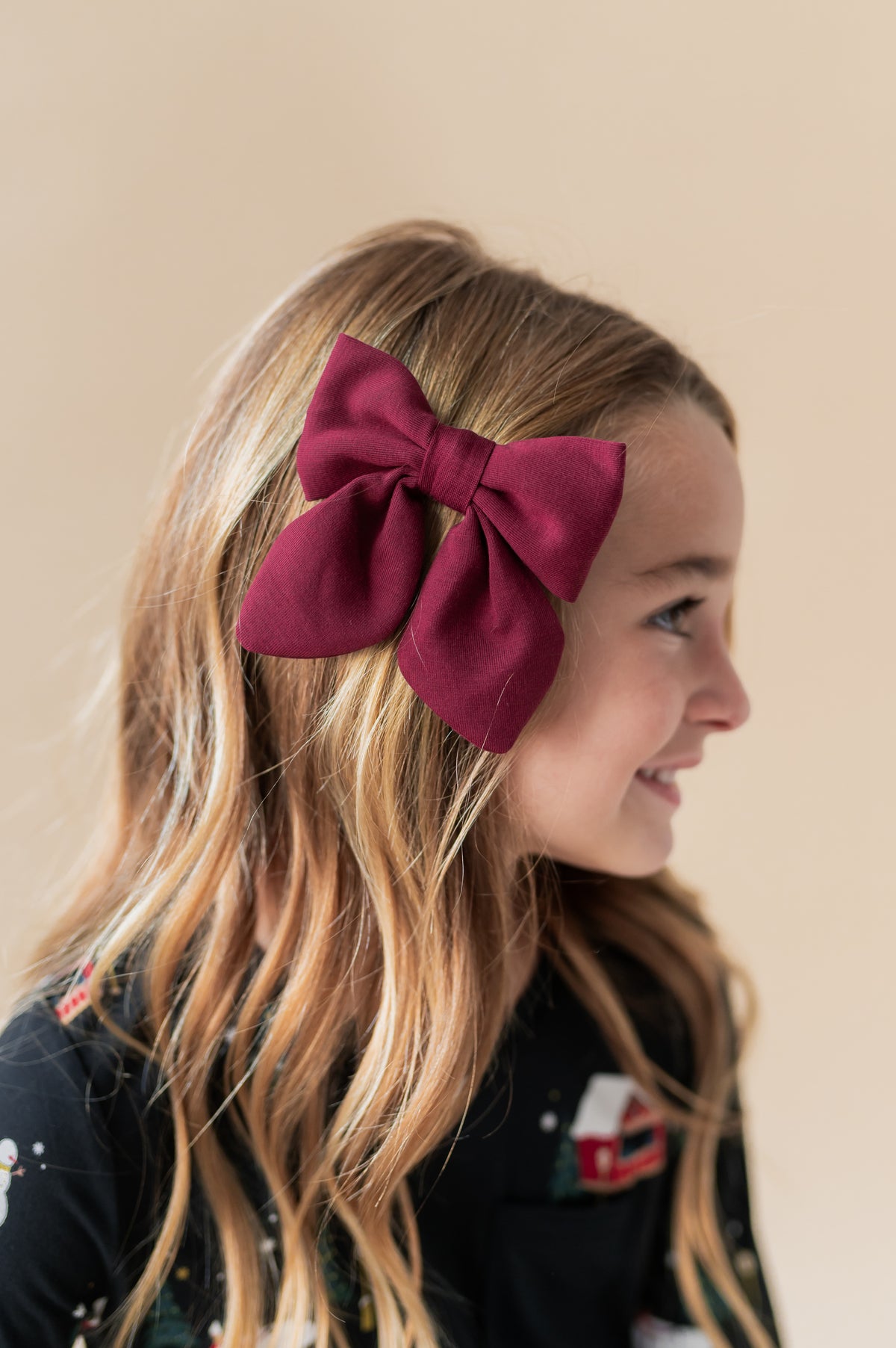 Medium Alligator Clip Bow in Burgundy