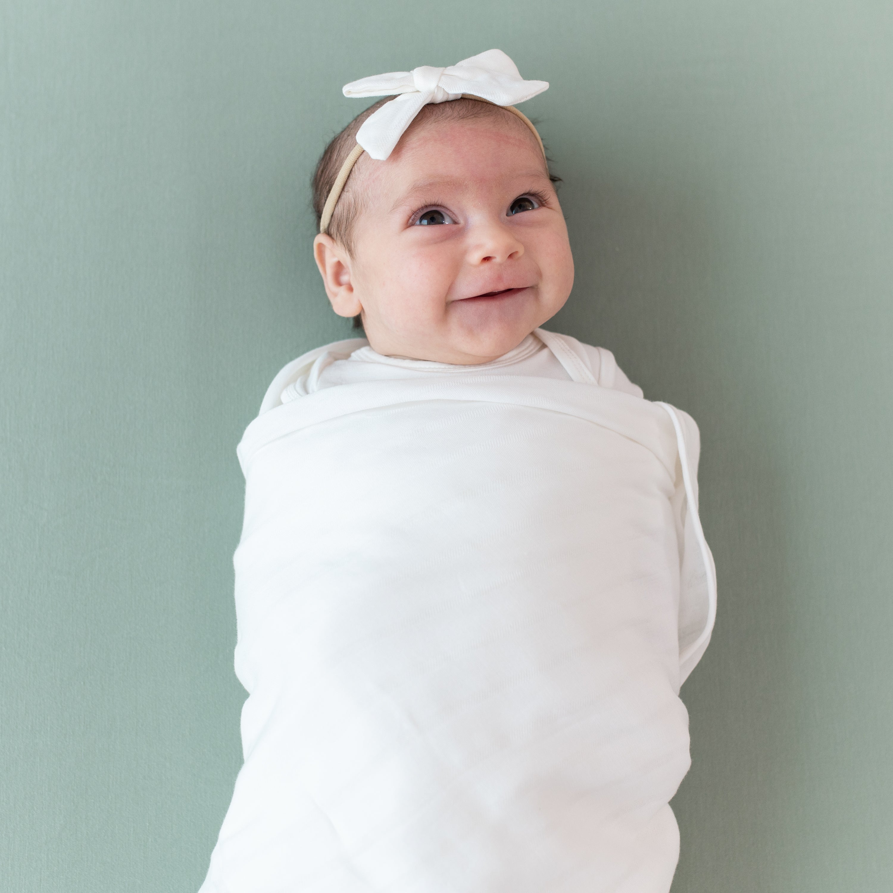 Bamboo Muslin Medium Bow in Cloud