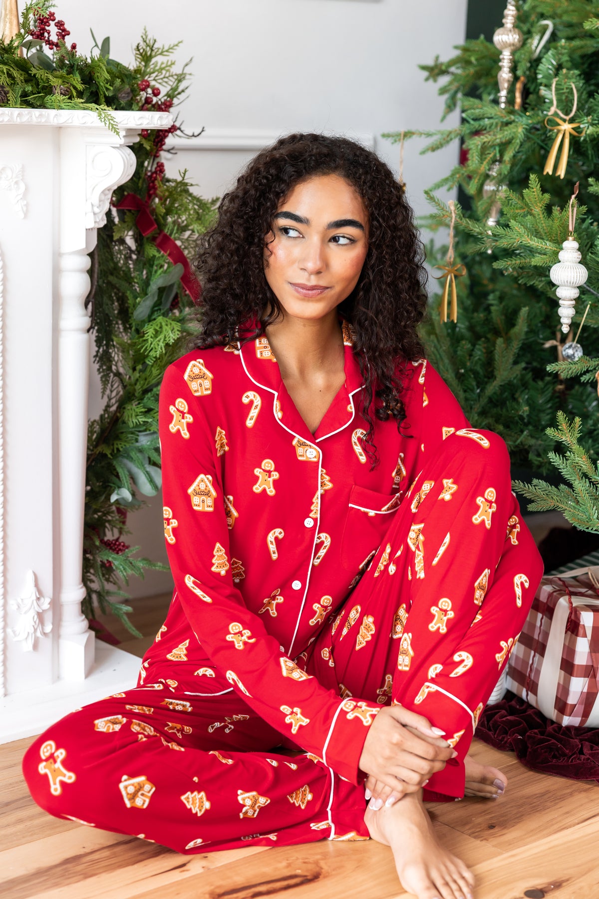 Long-Sleeved Women's Pajama Set in Gingerbread