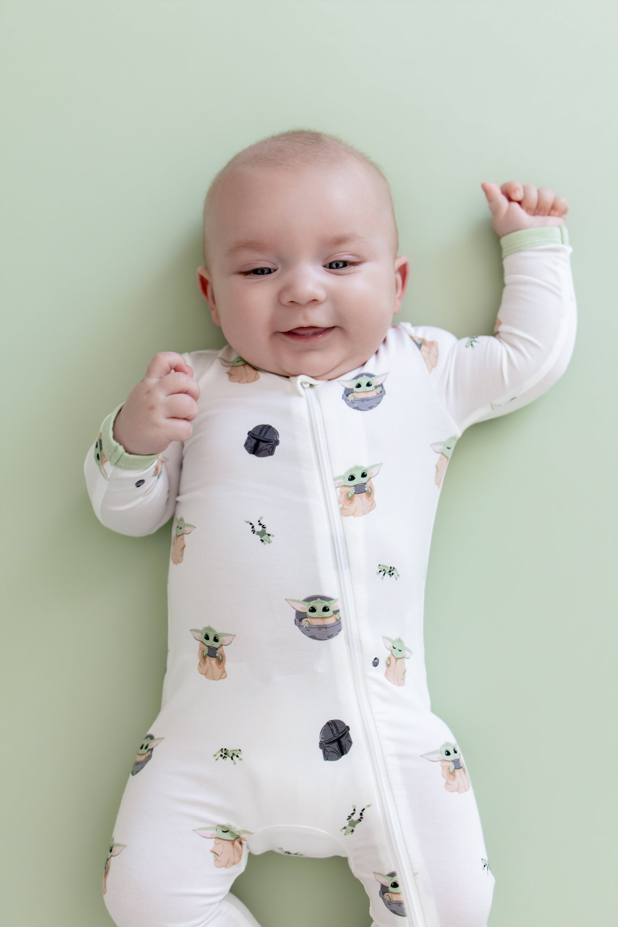 Close up of the Zippered Romper in Grogu™ on an infant
