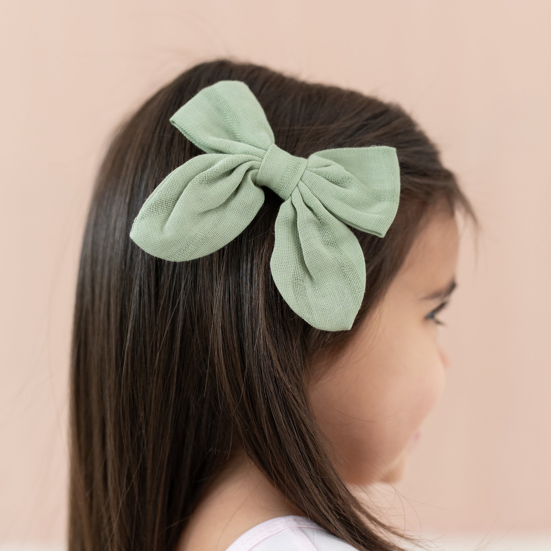 Bamboo Muslin Alligator Clip Bow in Jojoba