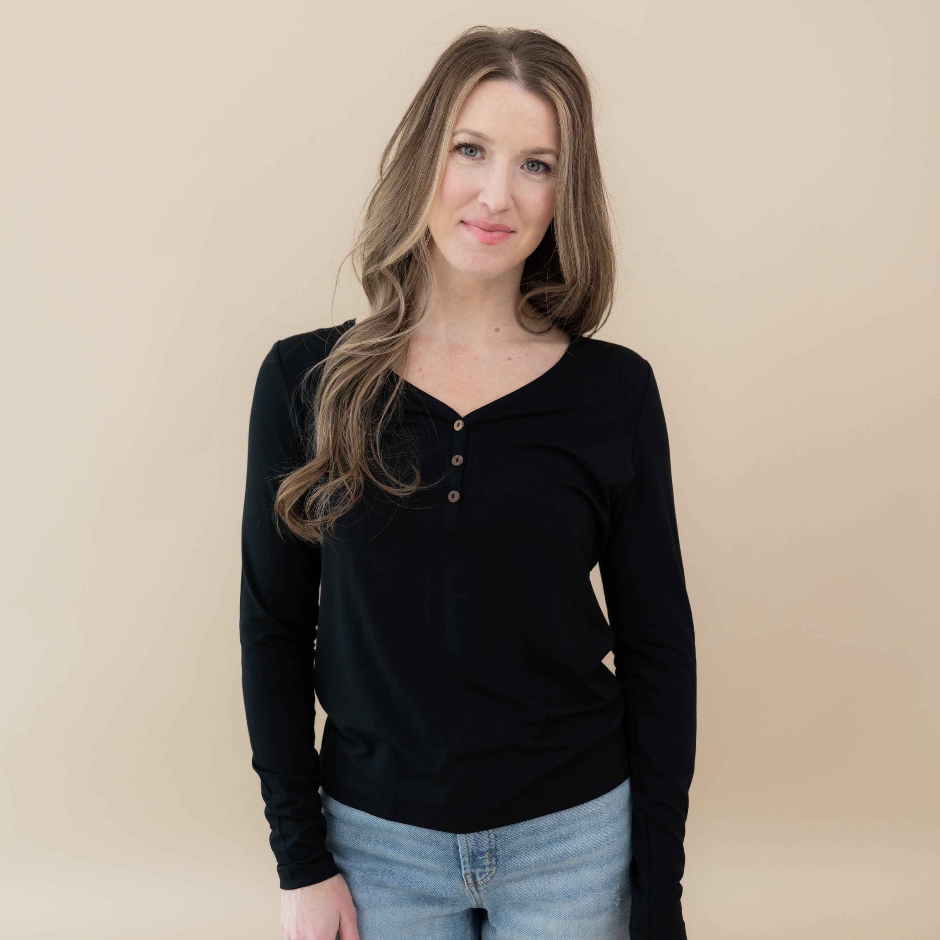 Women's Long Sleeve Henley Tee in Midnight | Kyte Baby