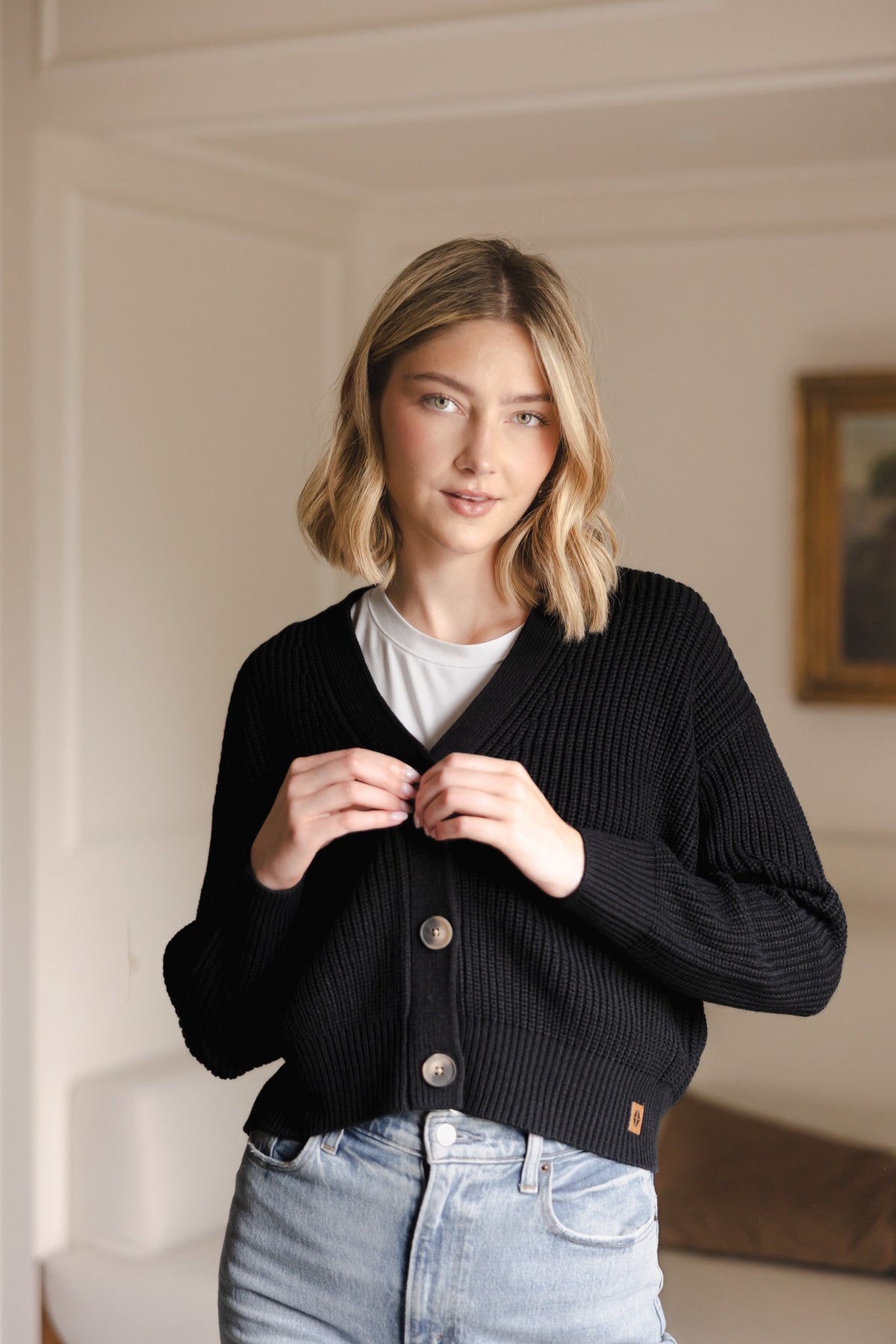 Chunky Knit Women's Cropped Cardigan in Midnight