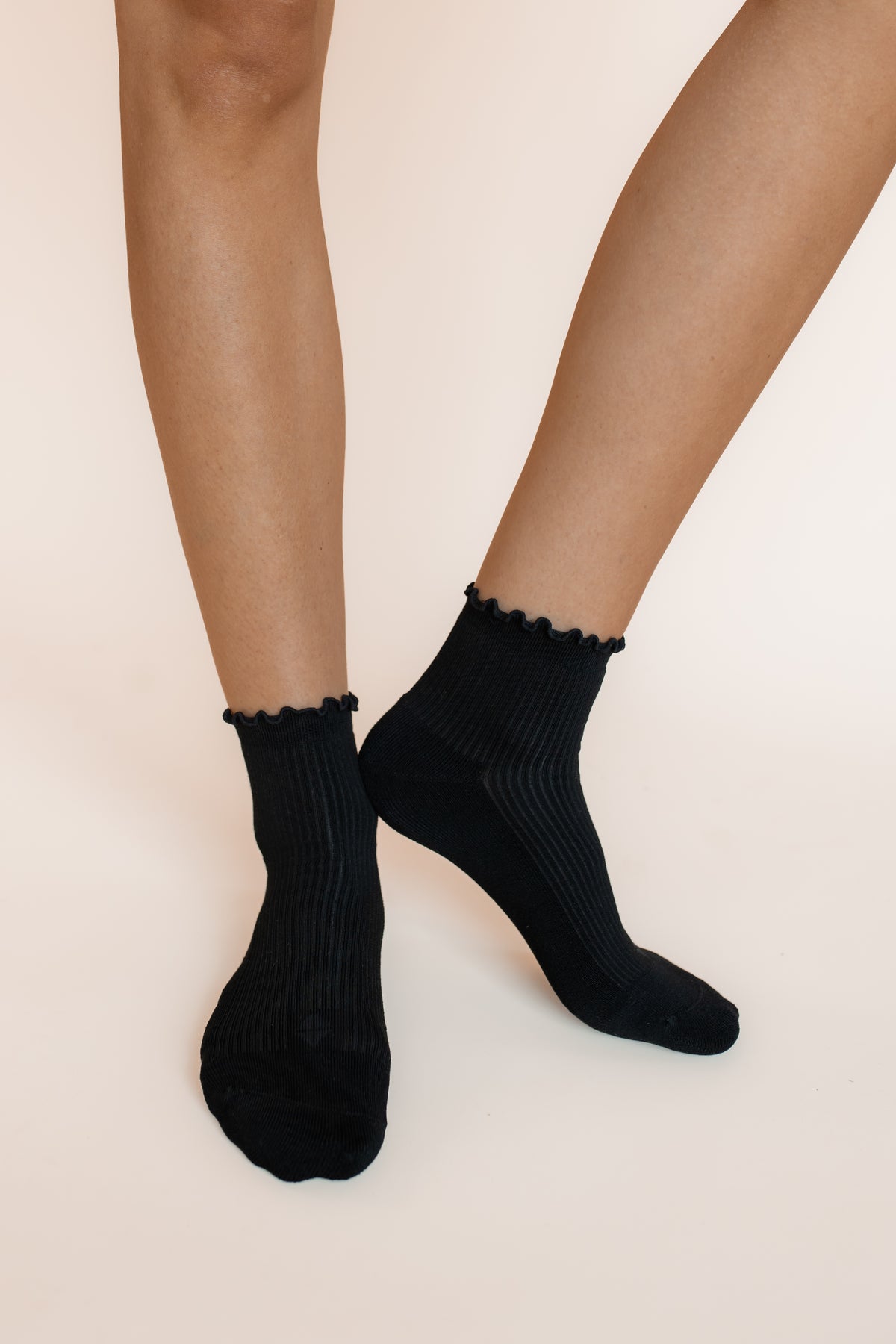 Women's Ruffle Socks in Midnight