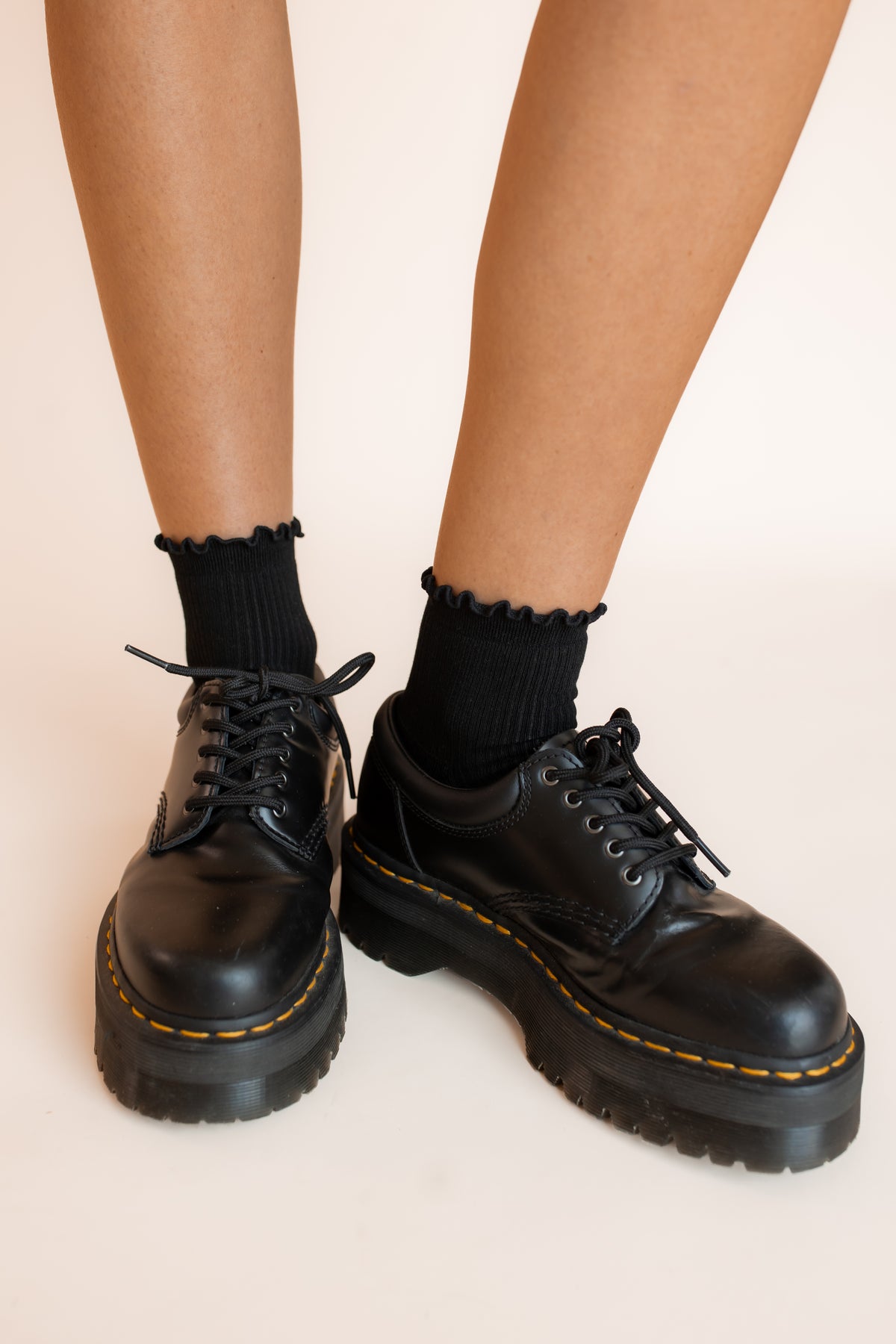 Women's Ruffle Socks in Midnight