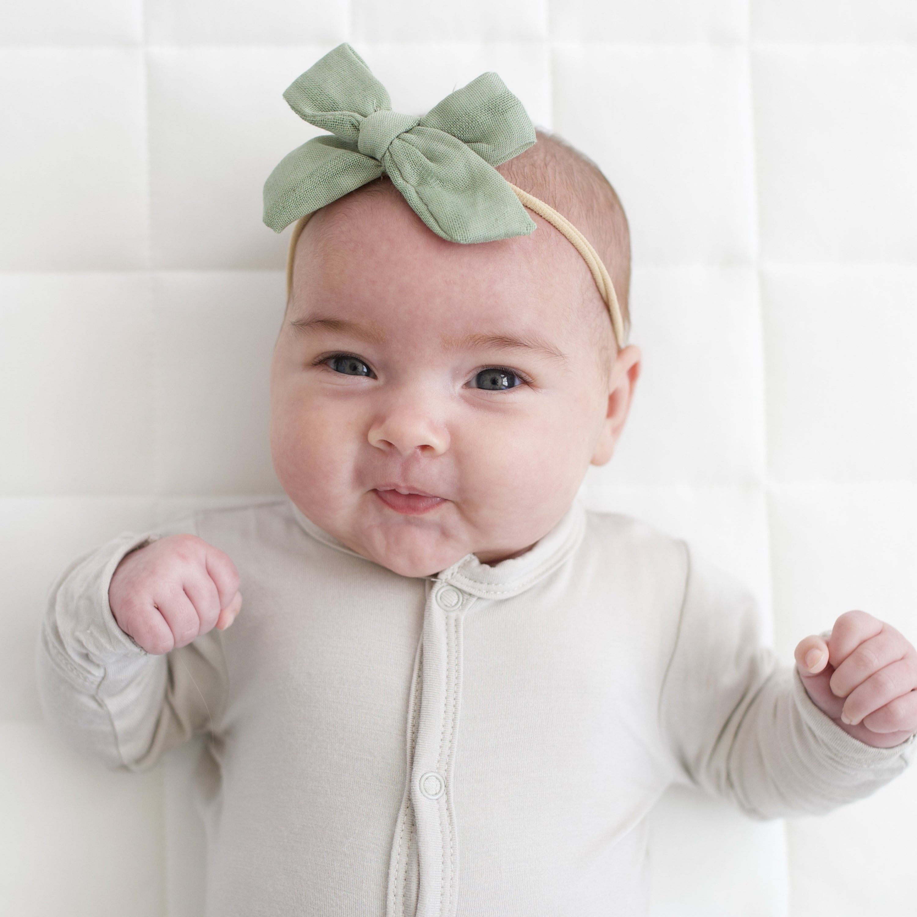 Bamboo Muslin Medium Bow in Jojoba