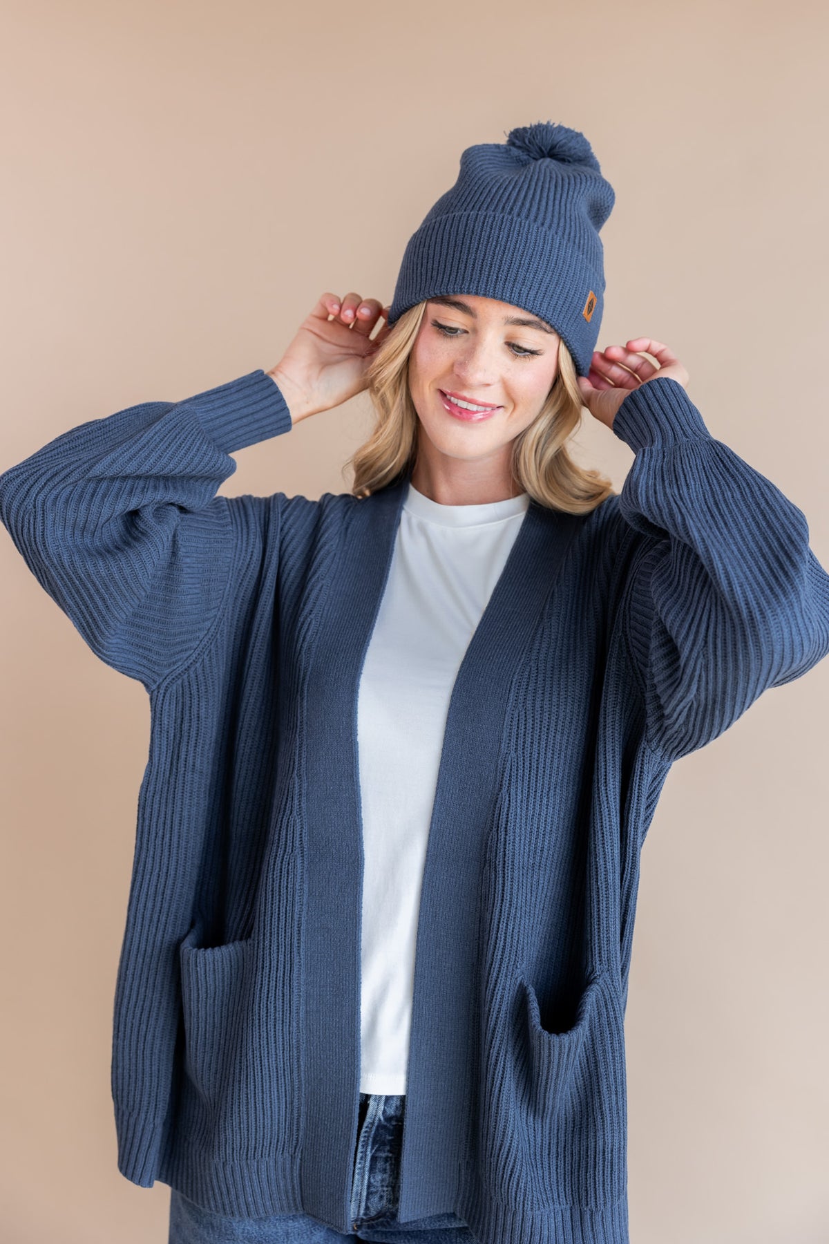 Chunky Knit Adult Pom in Oxford