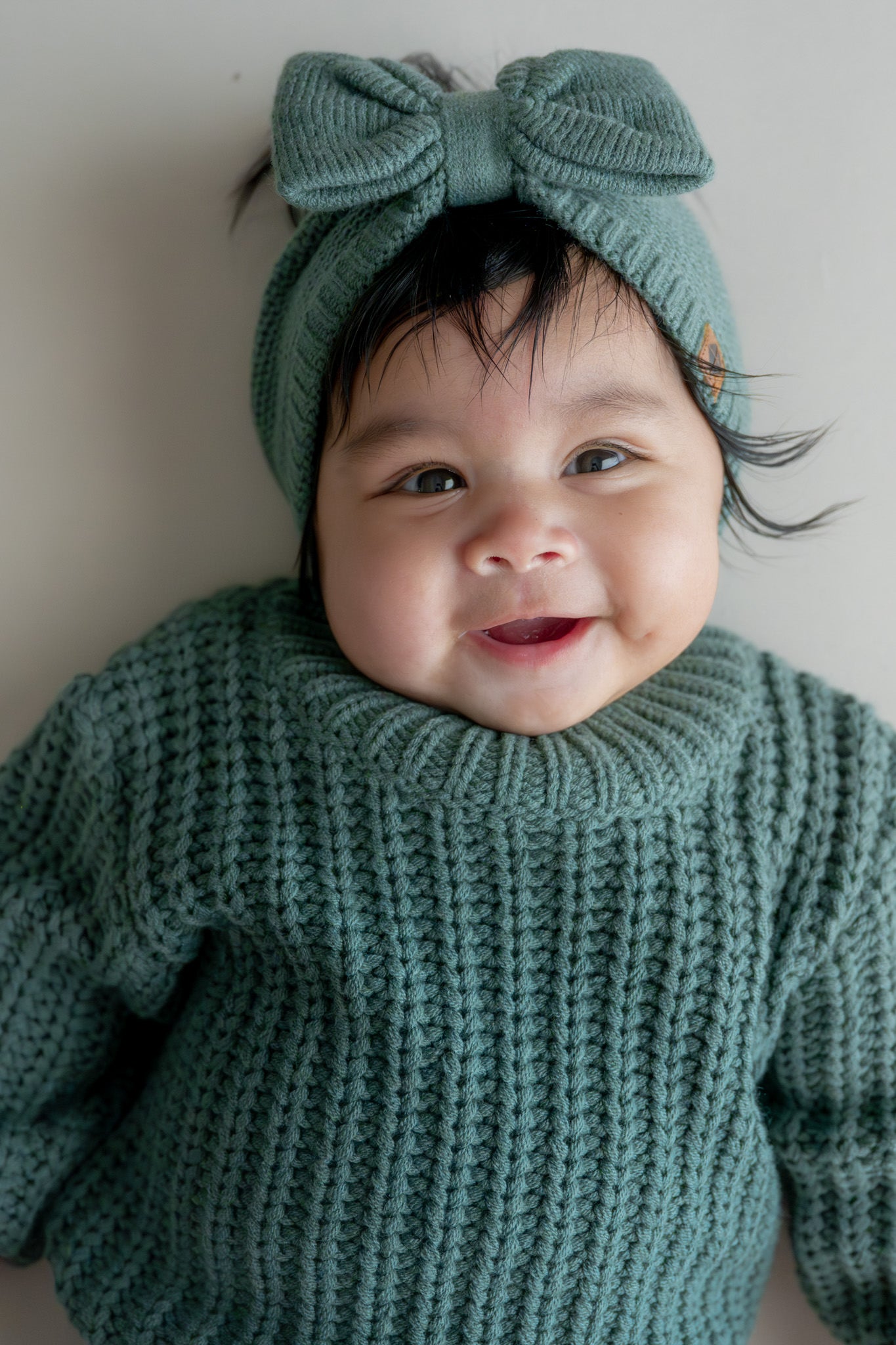 Chunky Knit Bow Headband in Pine