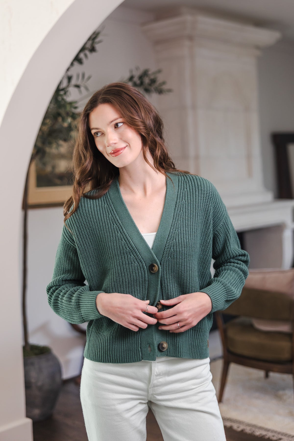 Chunky Knit Women's Cropped Cardigan In Pine