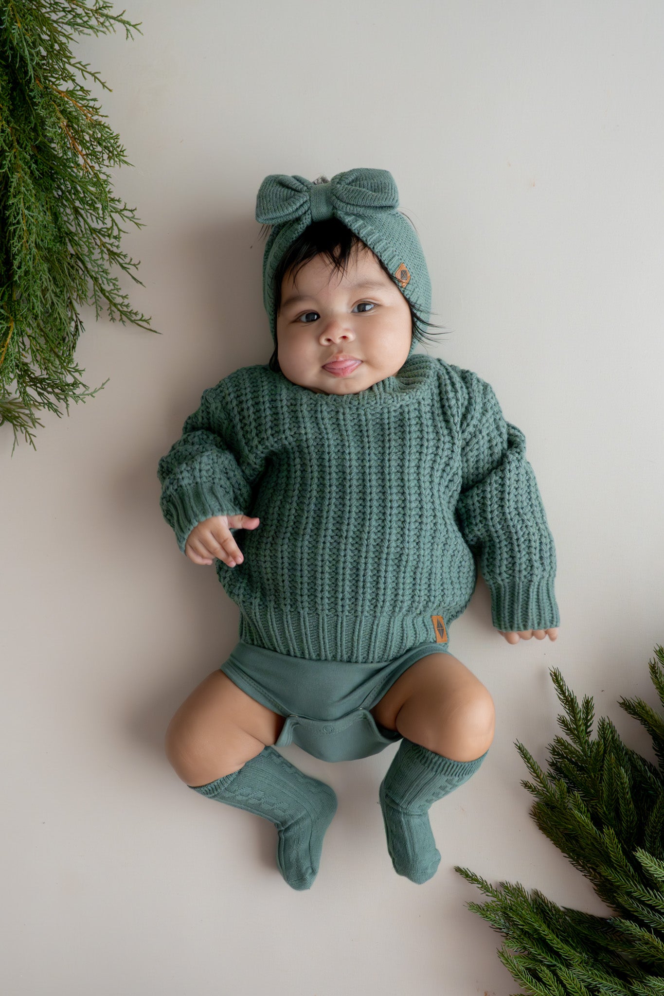 Chunky Knit Bow Headband in Pine