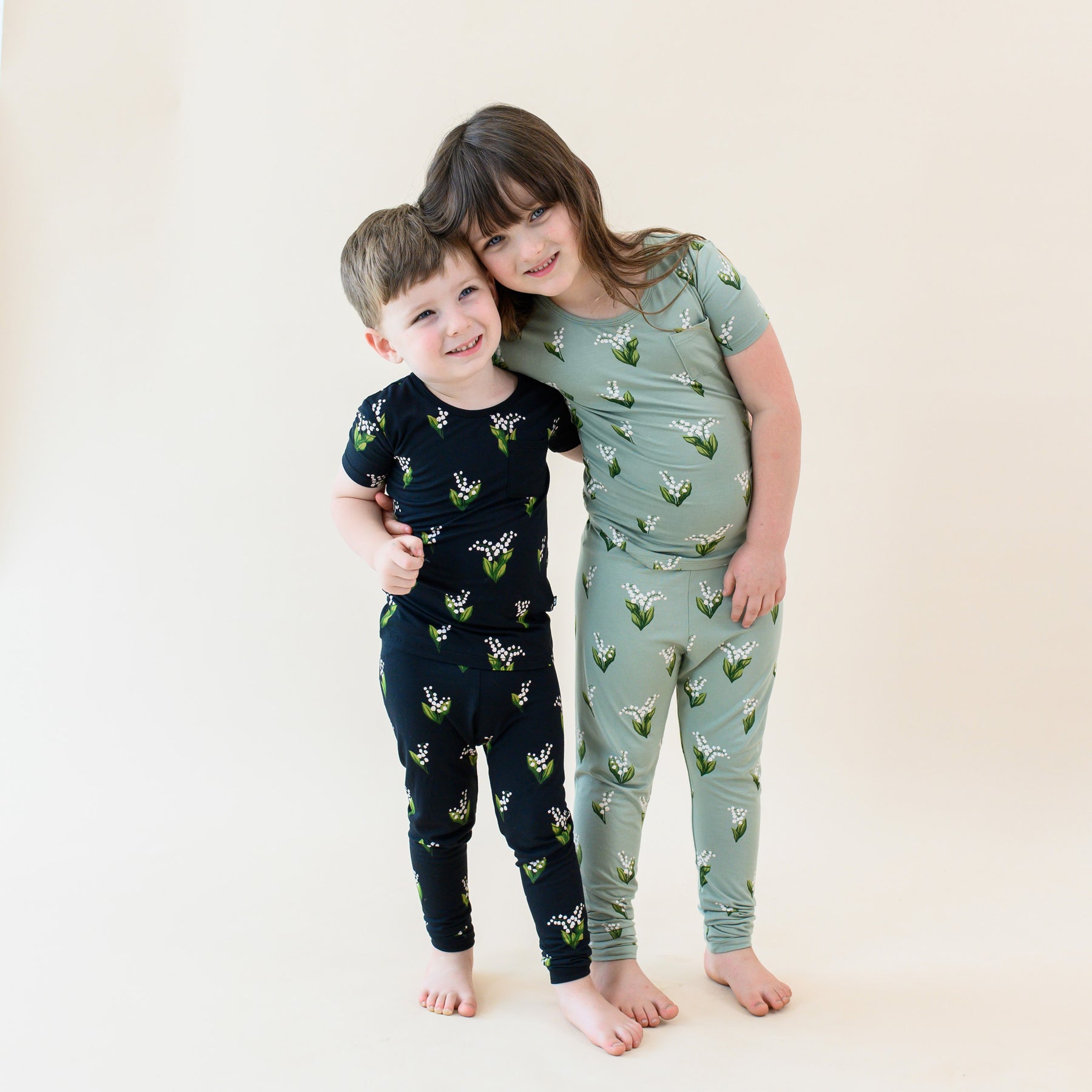 Short Sleeve with Pants Pajamas in Midnight Lily