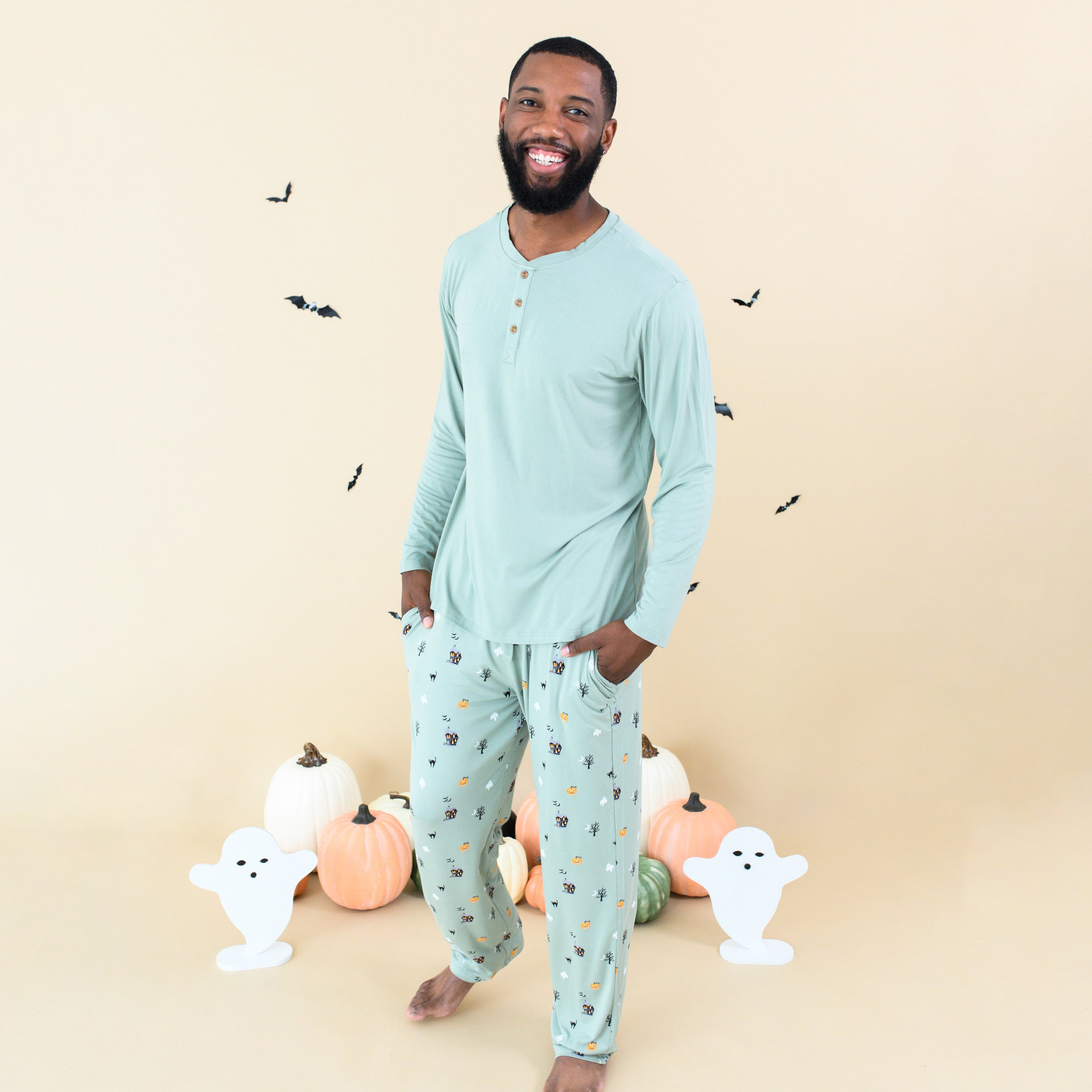 Men's Lounge Pants in Spooky