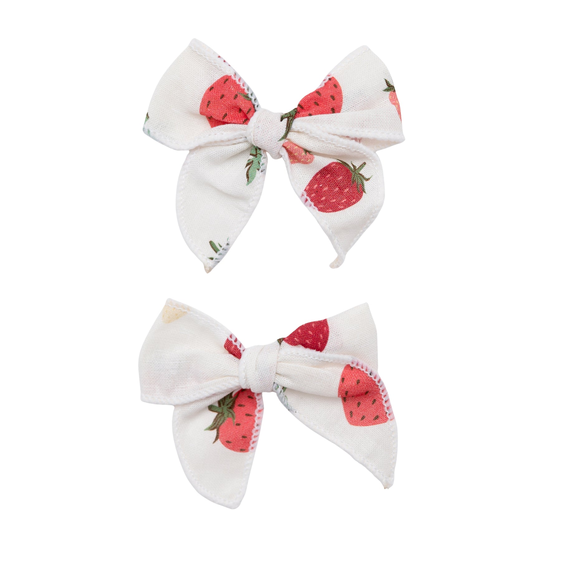 The front of the Linen Piggie Bows in Strawberry