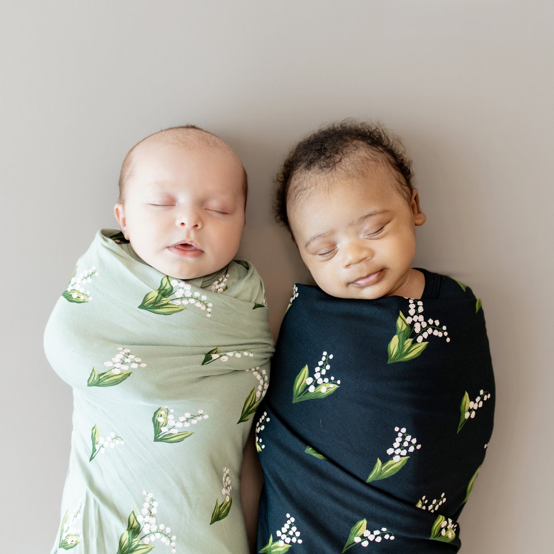 Swaddle Blanket in Thyme Lily