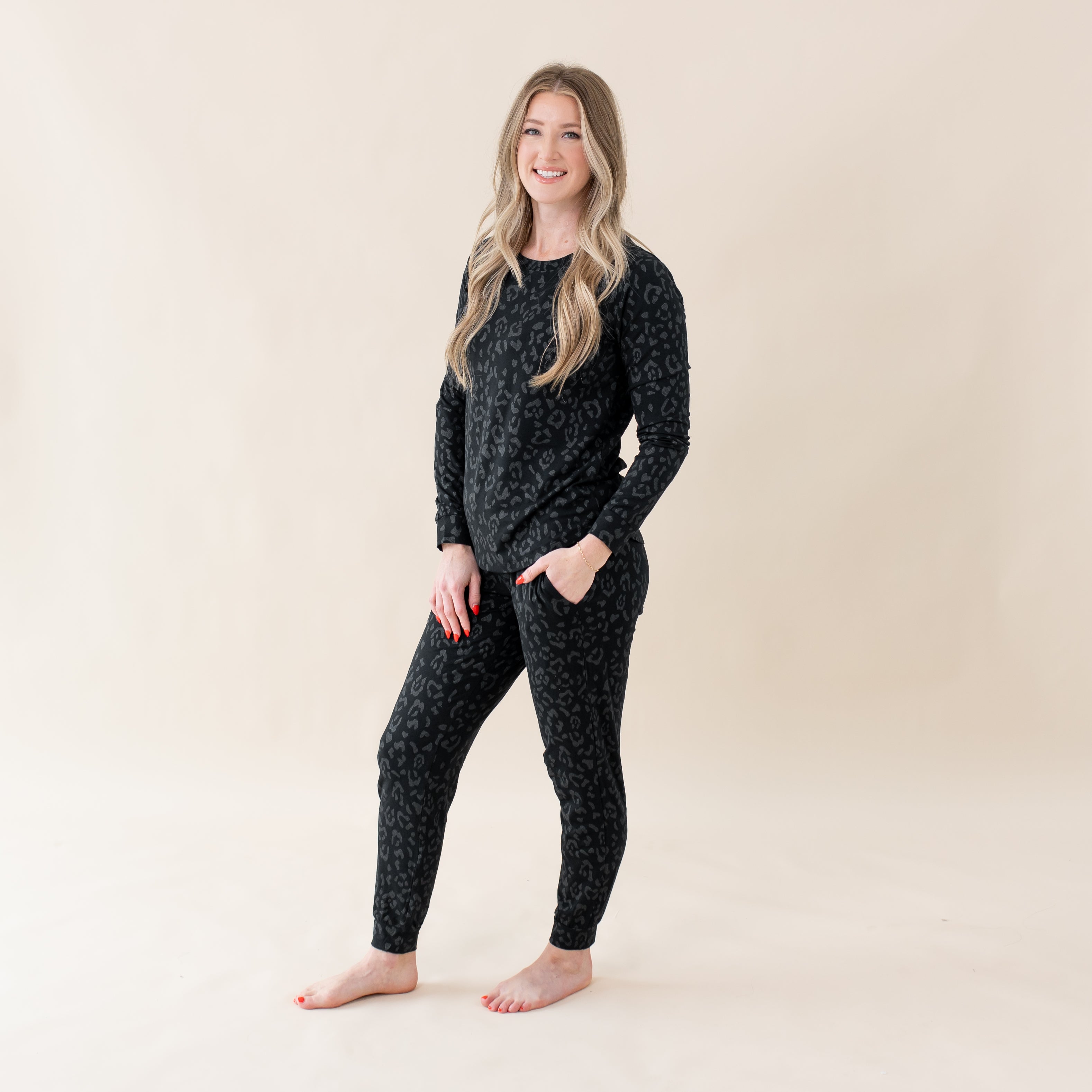 Women's Jogger Pajama Set in Midnight Leopard