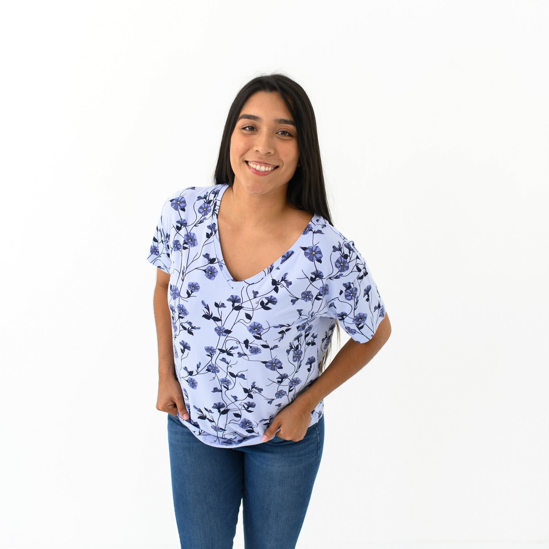 Women's Relaxed Fit V-Neck in Petunia