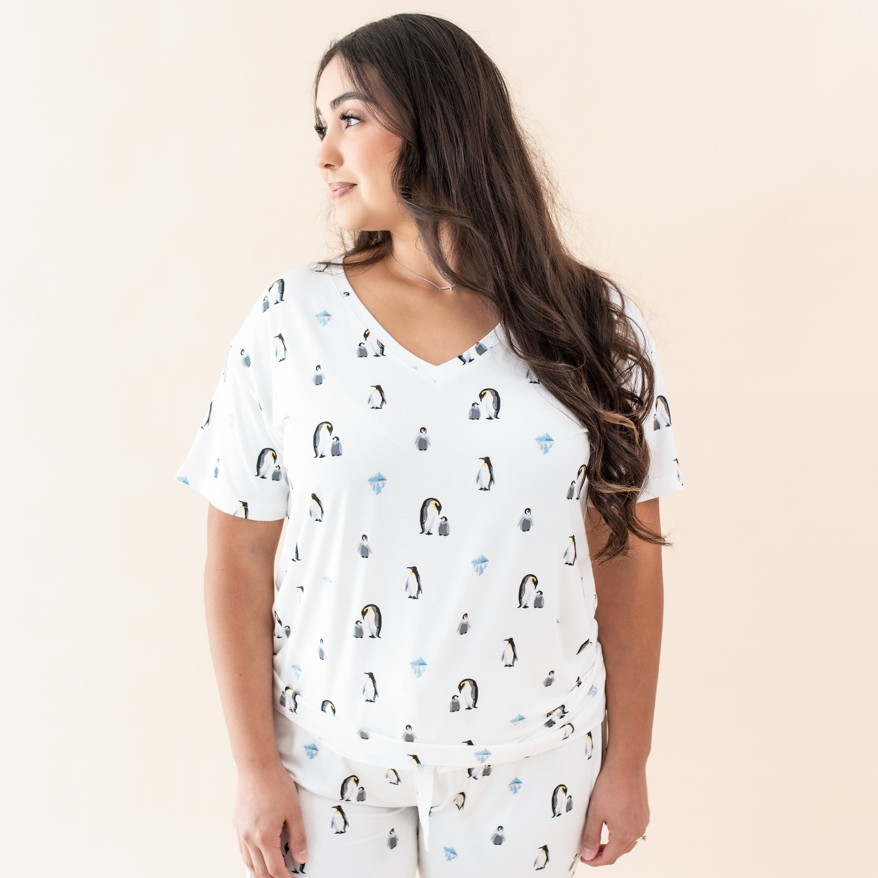 Women's Relaxed Fit V-Neck in Penguin