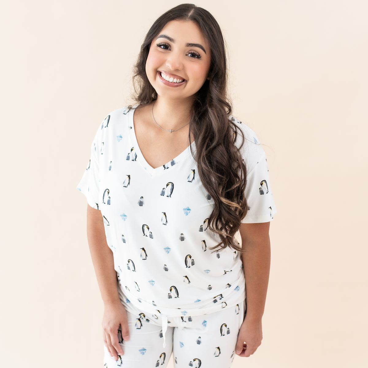 Women's Relaxed Fit V-Neck in Penguin