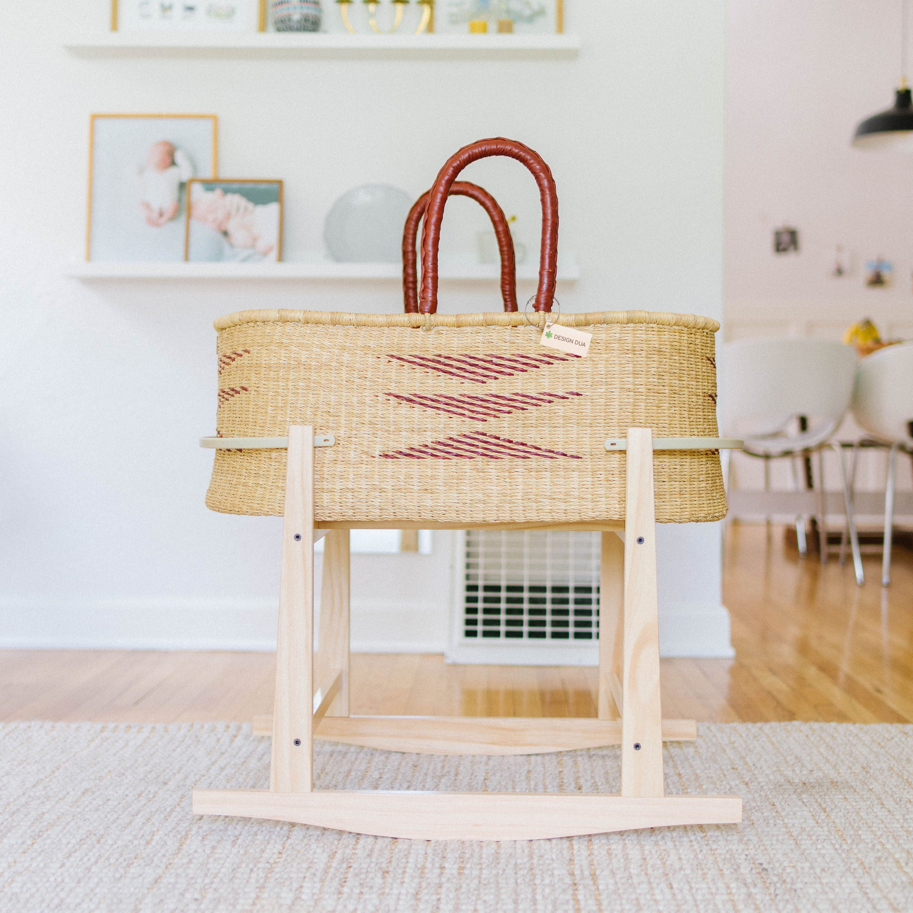 Wicker bassinet 2024 with stand