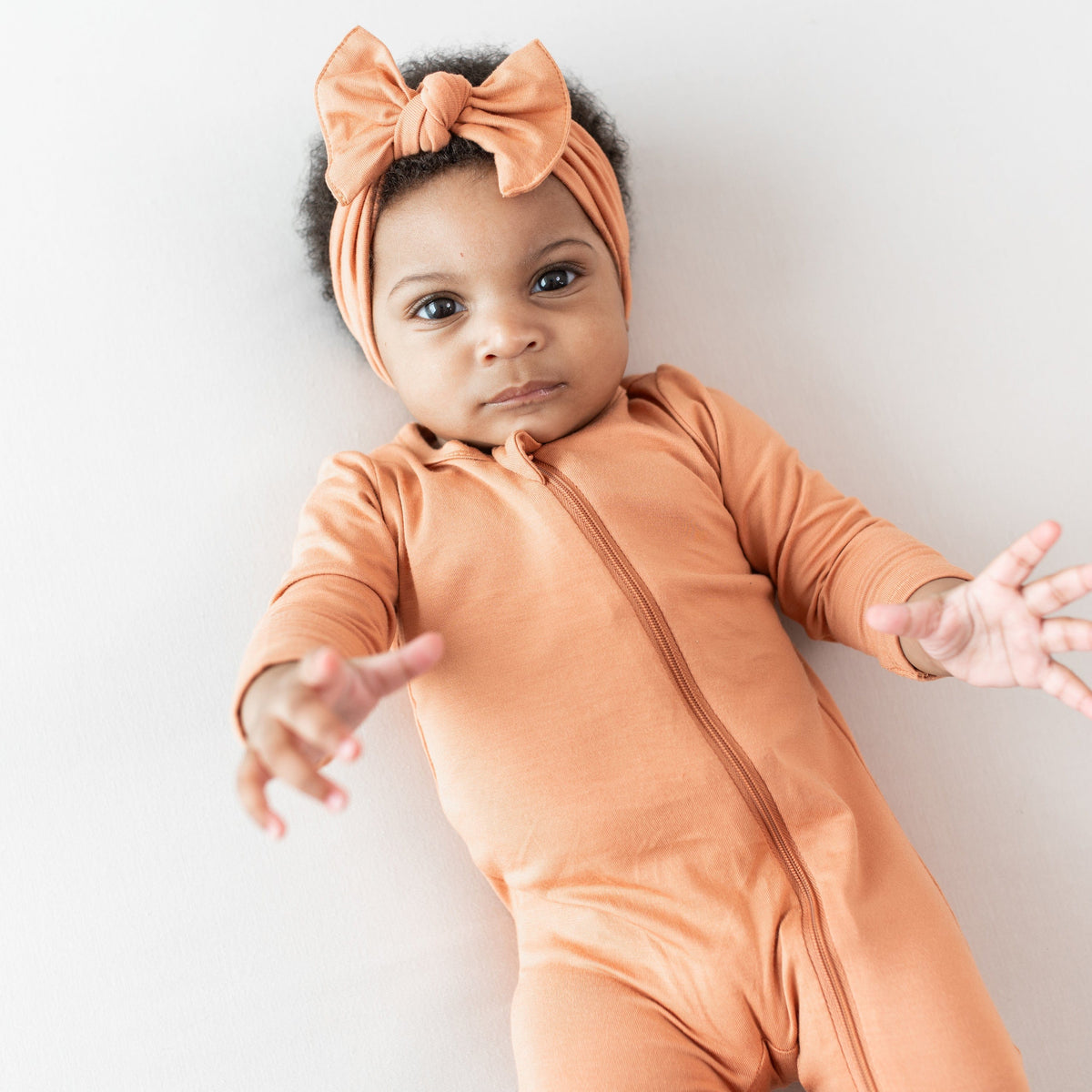 Kyte Baby Baby Bows Bow in Apricot