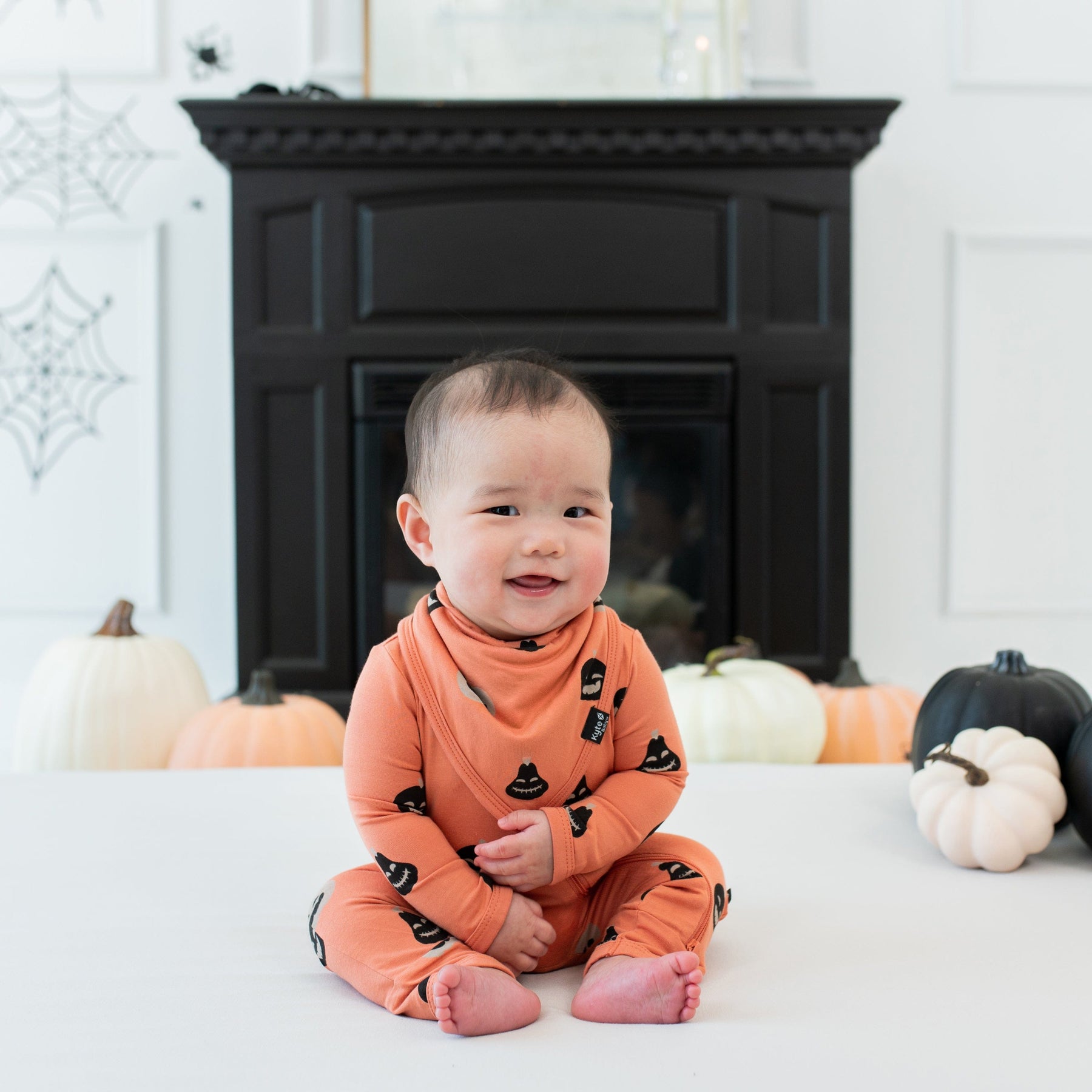 Kyte Baby Bib Carve Bib in Carve