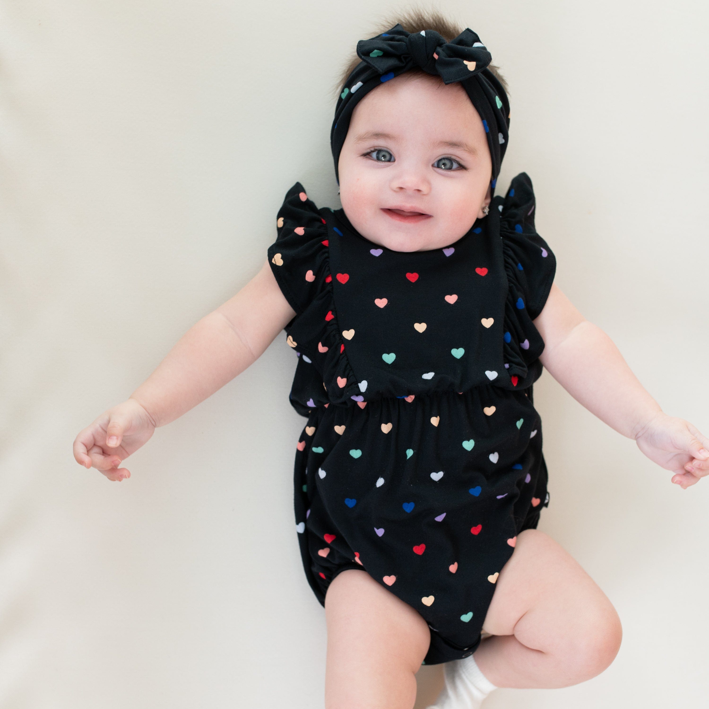 Baby Girl All Over Dots/Butterfly Print Flutter-sleeve Snap Romper