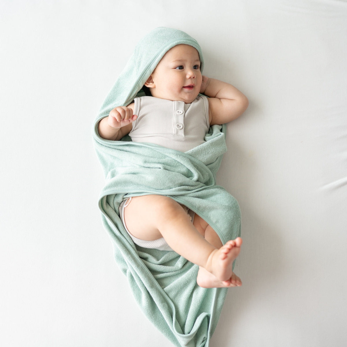 Kyte Baby Hooded Bath Towel Sage / Infant Hooded Bath Towel in Sage