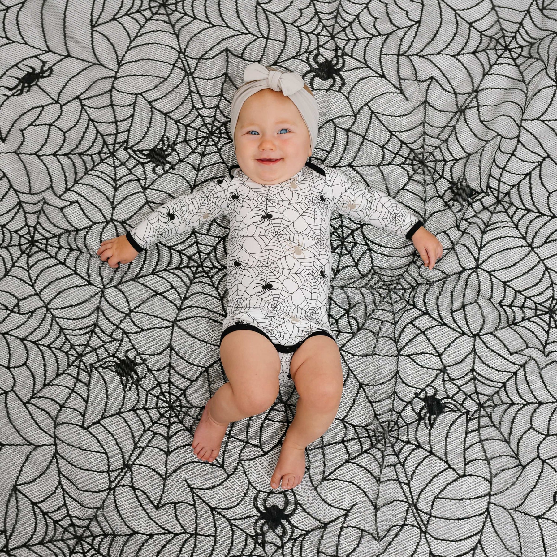 Kyte Baby Long Sleeve Bodysuits Long Sleeve Bodysuit in Spider