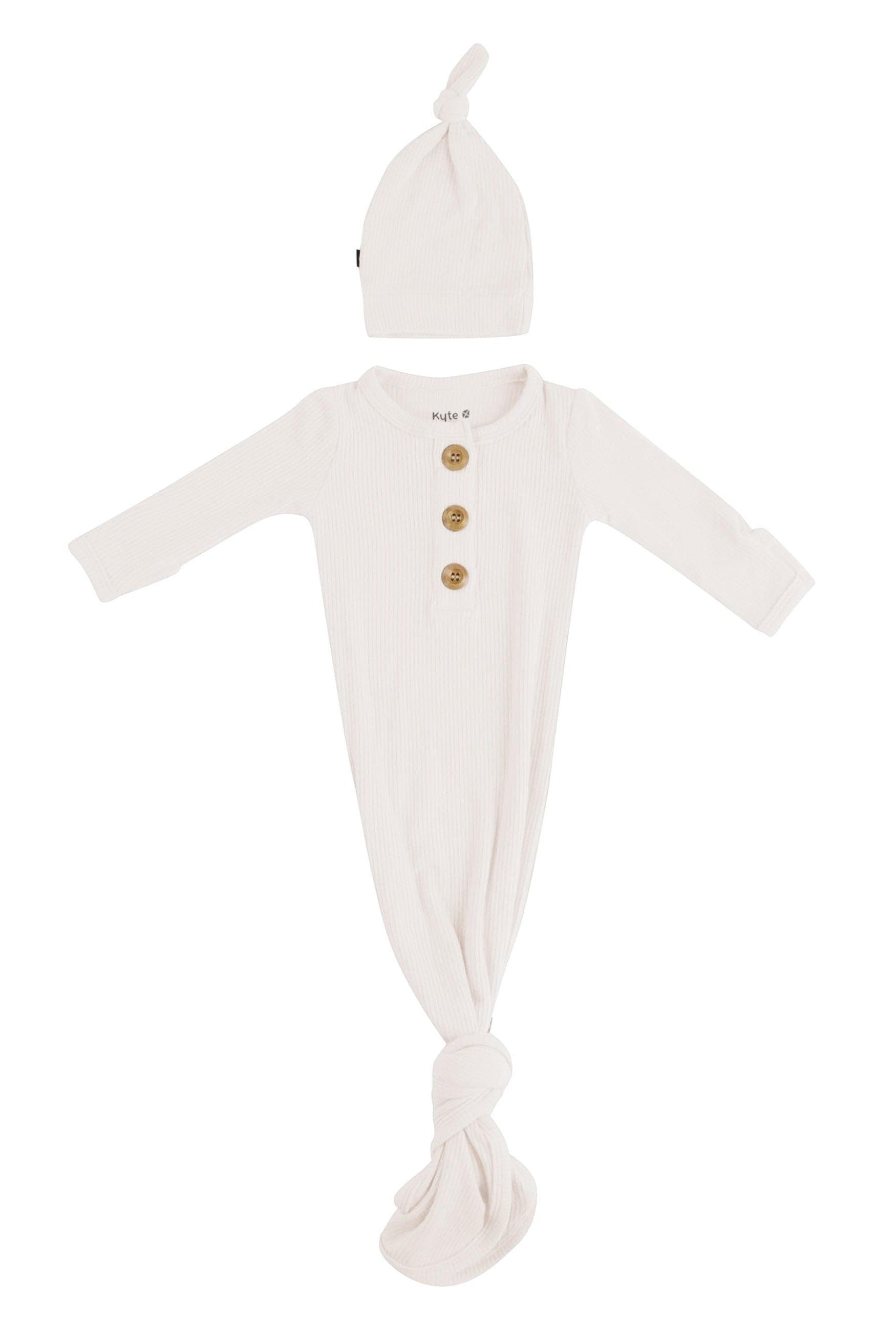Kyte Baby Ribbed Knotted Gown with Hat Set in Oat