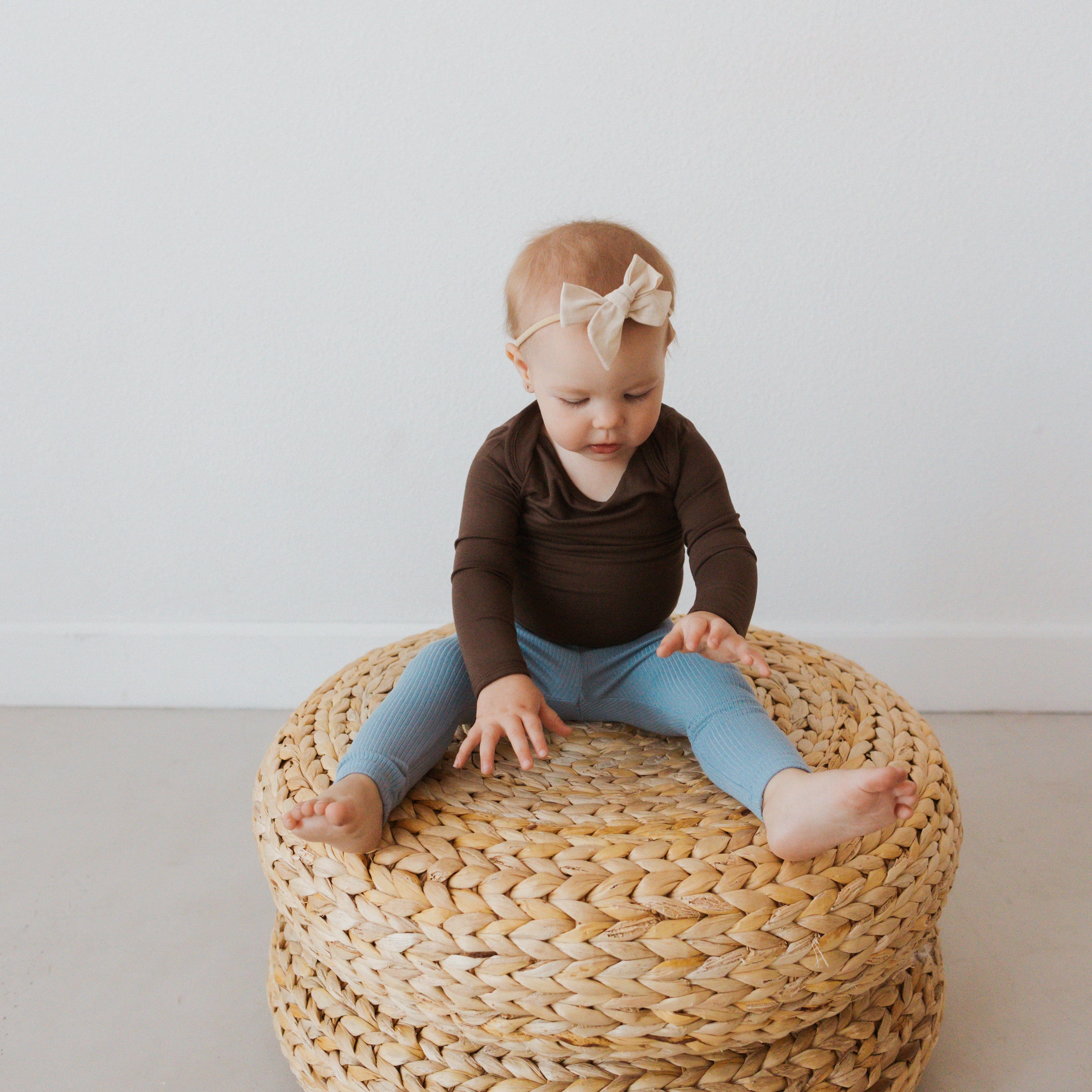 Infant Wearing Kyte Baby Ribbed Leggings with Elastic Waist in Slate