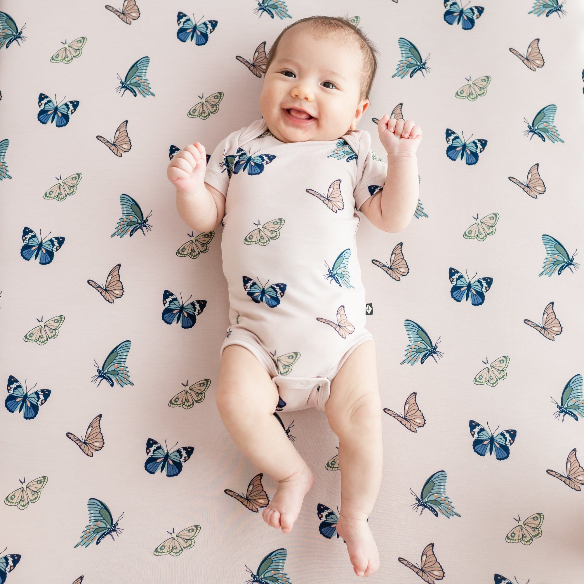 Kyte Baby Short Sleeve Bodysuits Bodysuit in Blush Butterfly