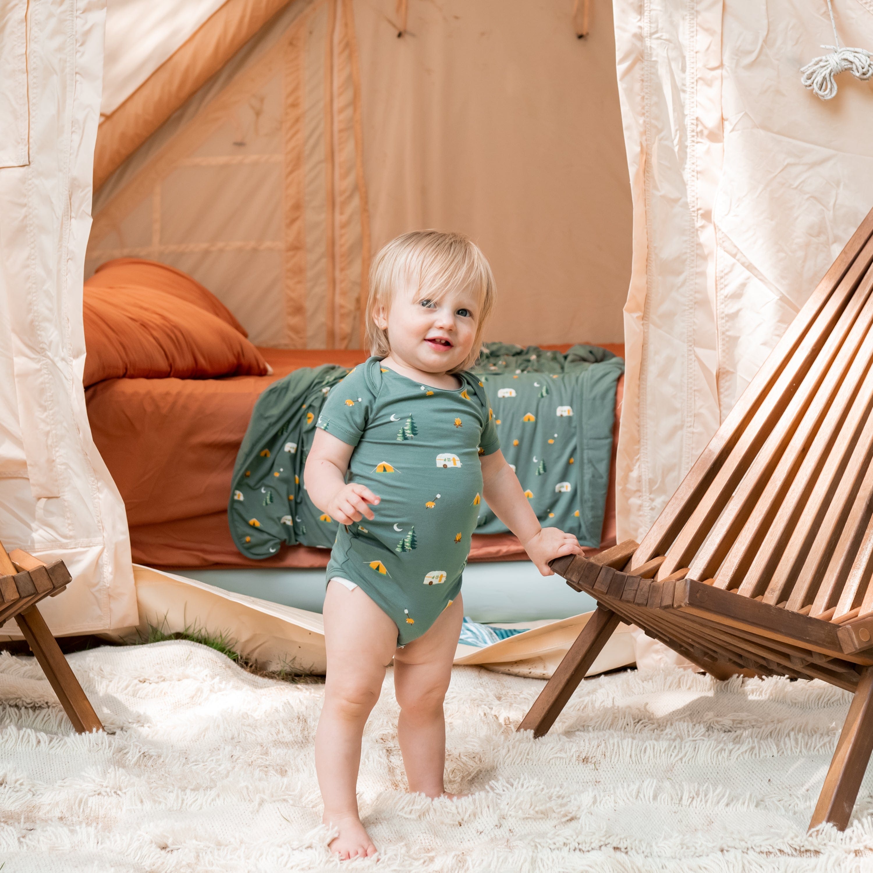 Kyte Baby Short Sleeve Bodysuits Bodysuit in Camping *Slight Misprint*