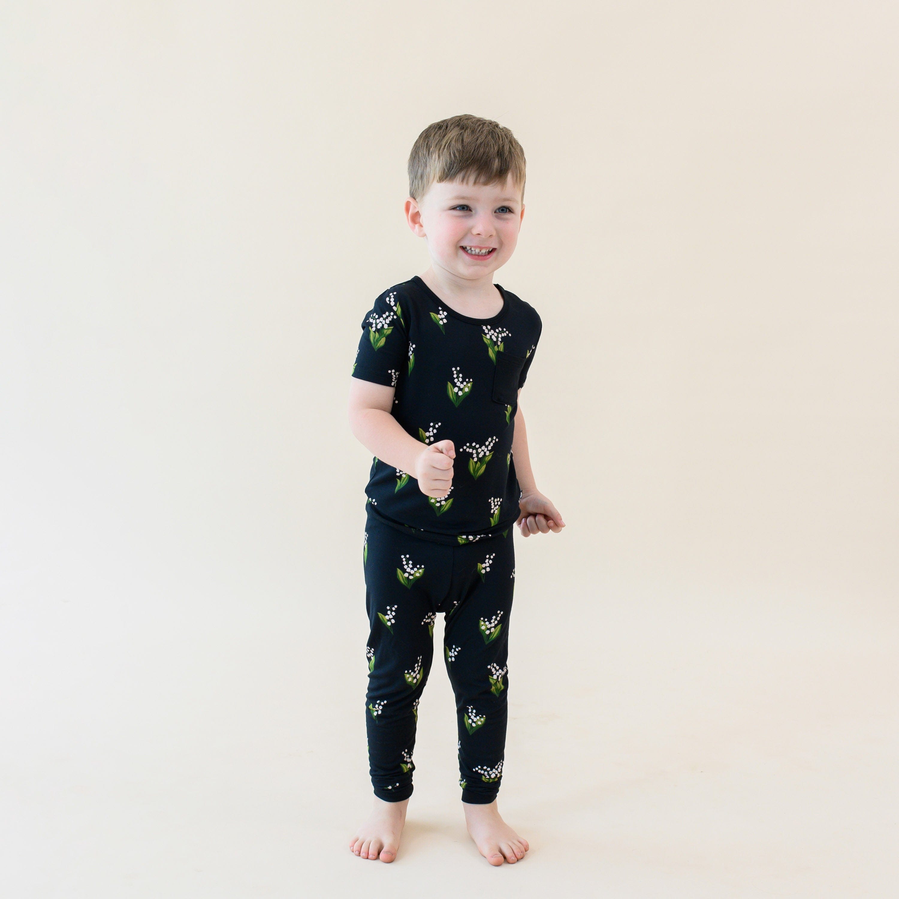 Kyte Baby Short Sleeve with Pants Pajamas Short Sleeve with Pants Pajamas in Midnight Lily