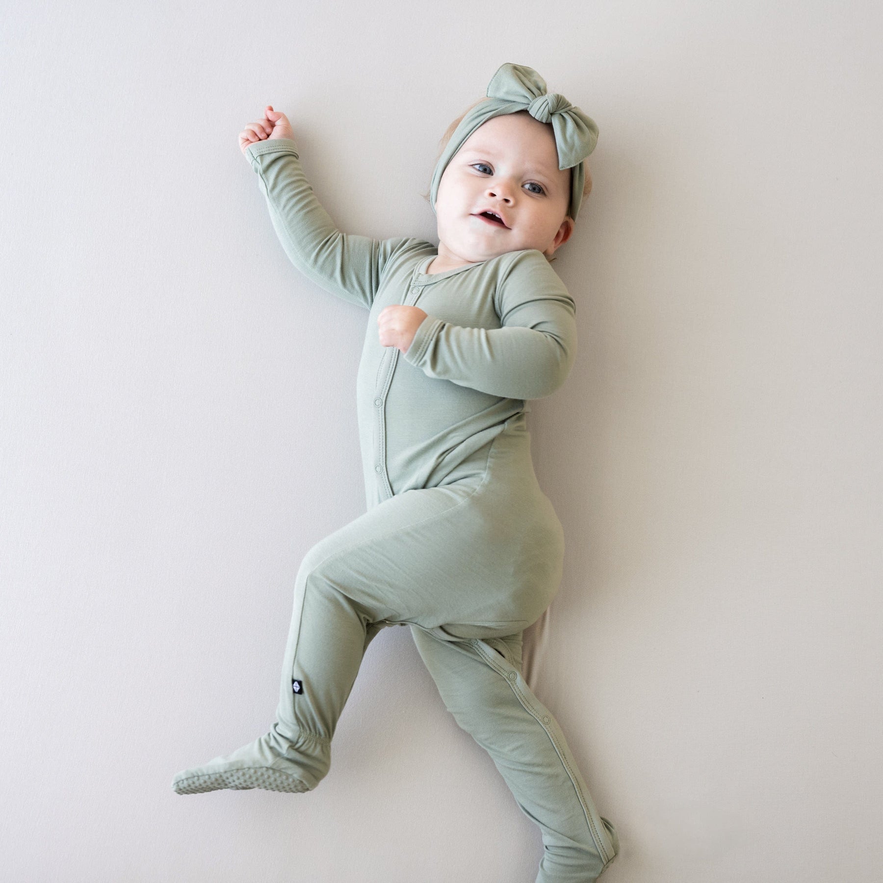 Kyte Baby Snap Footies Footie in Thyme