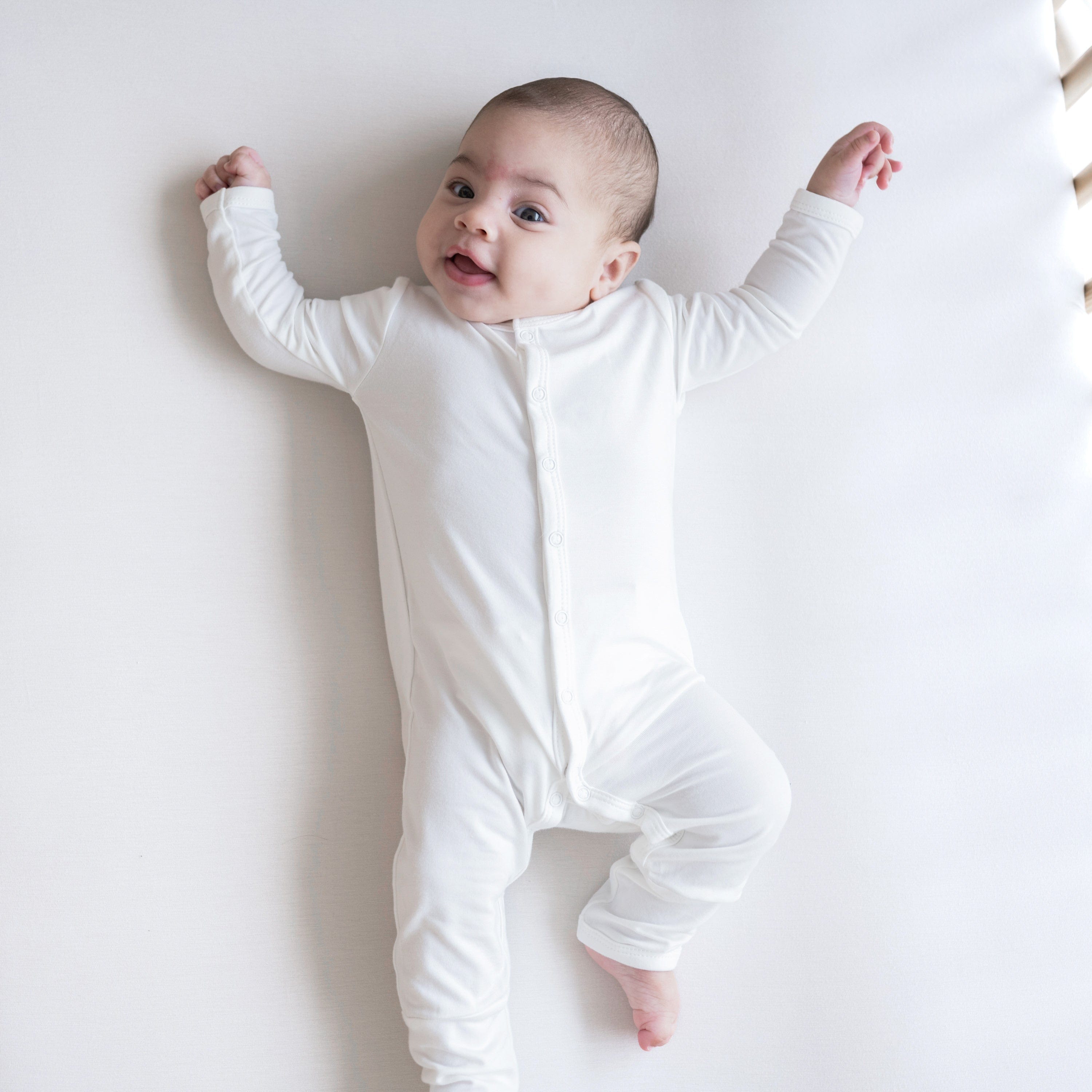 Snap Romper in Cloud Baby and Infant Sleeper Kyte Baby