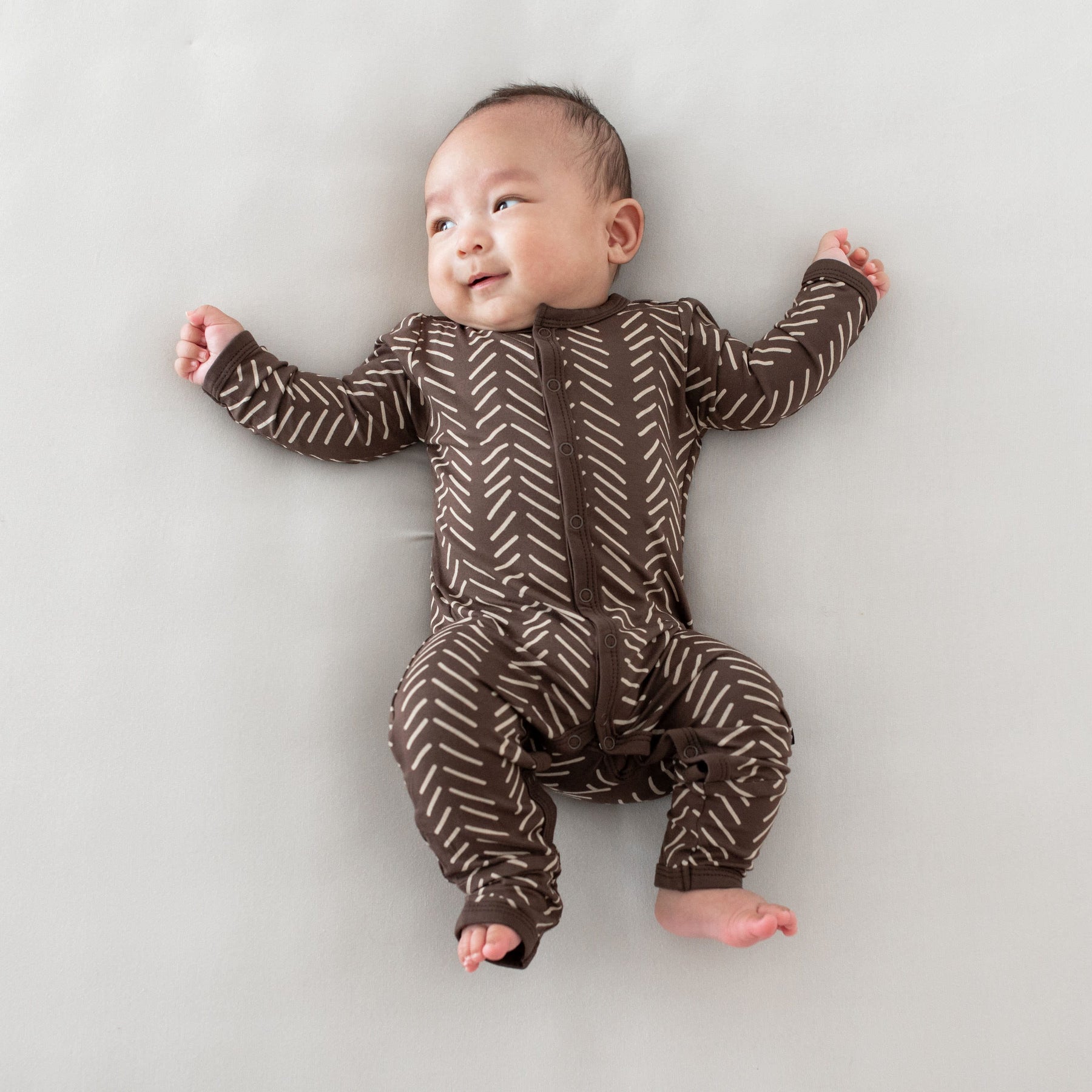 Kyte Baby Snap Romper Romper in Espresso Herringbone