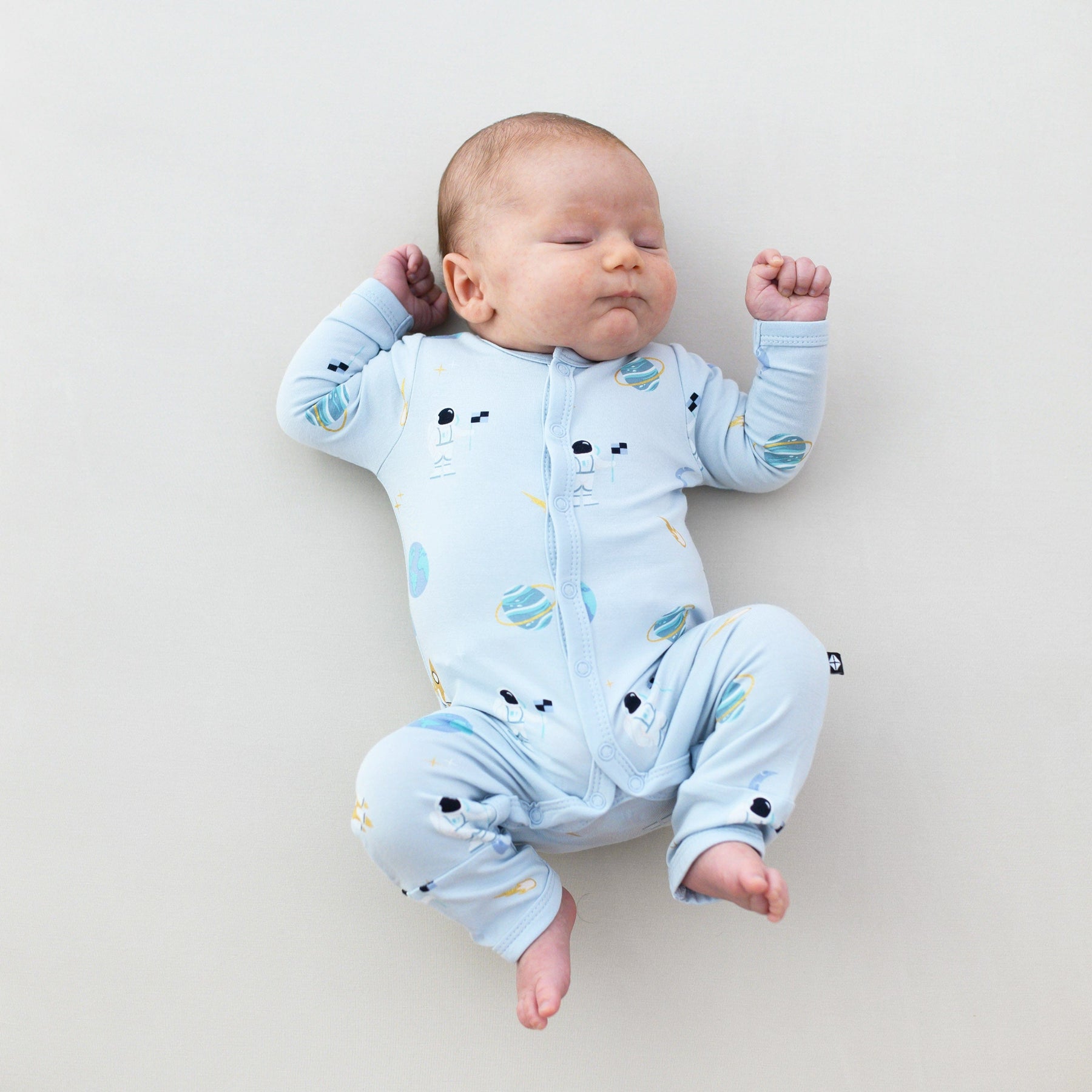 Kyte Baby Snap Romper Romper in Ice Space