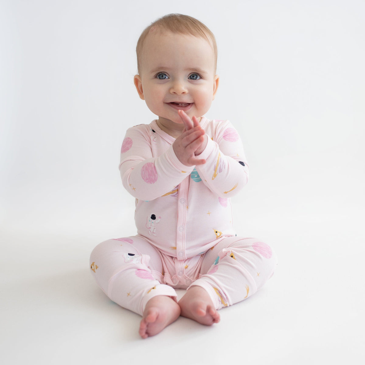 Kyte Baby Snap Romper Romper in Sakura Space