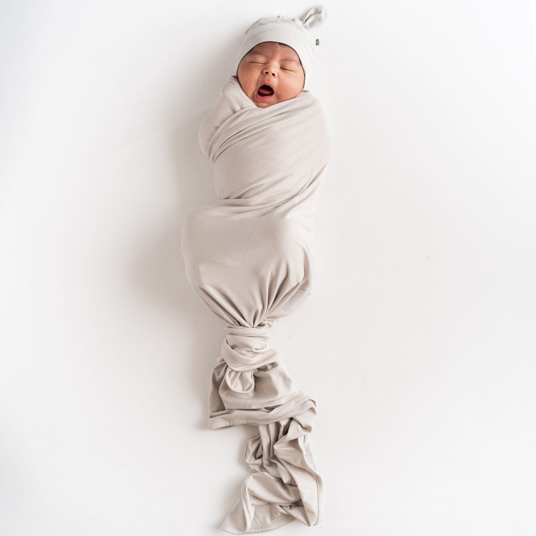 Kyte BABY Swaddling Blanket Oat / Infant Swaddle Blanket in Oat